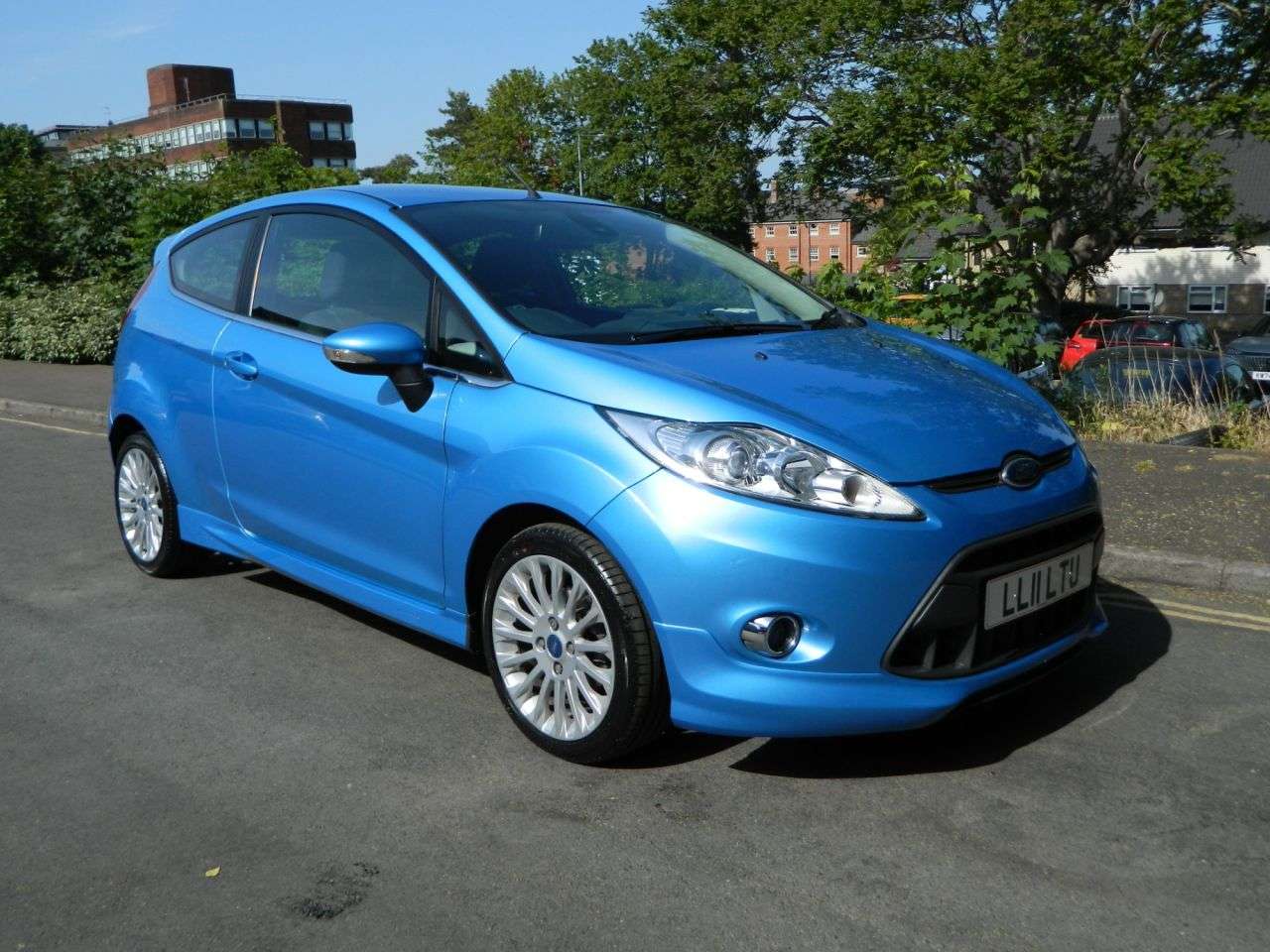 A 2011 FORD FIESTA 1.4 Titanium Hatchback 3dr Petrol Manual (133 g/km, 94 bhp) GENUINE 16247 M A 2011 FORD FIESTA 1.4 Titanium Hatchback 3dr Petrol Manual (133 g/km, 94 bhp) GENUINE 16247 M