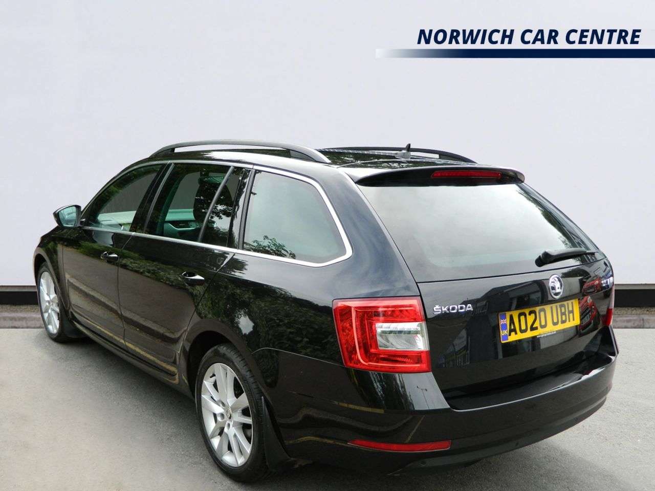A 2020 SKODA OCTAVIA 1.5 TSI GPF ACT SE L Estate 5dr Petrol DSG Euro 6 (s/s) (150 ps) LANE ASSIS A 2020 SKODA OCTAVIA 1.5 TSI GPF ACT SE L Estate 5dr Petrol DSG Euro 6 (s/s) (150 ps) LANE ASSIS