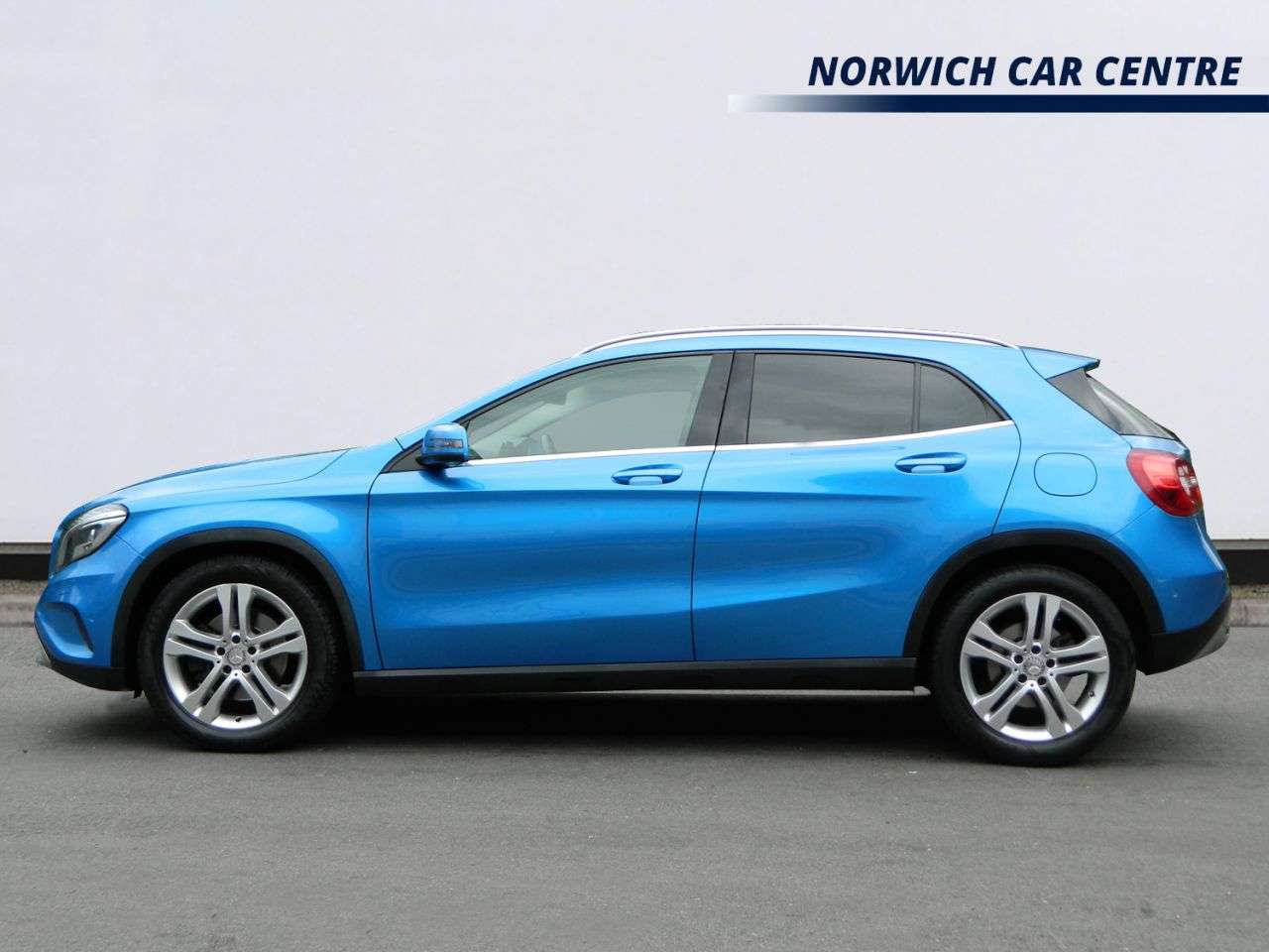 A 2014 MERCEDES-BENZ GLA 2.0 GLA250 SE SUV 5dr Petrol G-Tronic 4MATIC Euro 6 (s/s) (211 ps) PAN SUNR A 2014 MERCEDES-BENZ GLA 2.0 GLA250 SE SUV 5dr Petrol G-Tronic 4MATIC Euro 6 (s/s) (211 ps) PAN SUNR