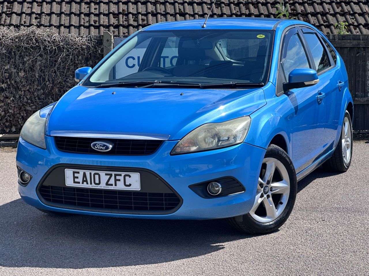 A 2010 FORD FOCUS 1.6 Zetec S Hatchback 5dr Petrol Manual (157 g/km, 113 bhp) A 2010 FORD FOCUS 1.6 Zetec S Hatchback 5dr Petrol Manual (157 g/km, 113 bhp)