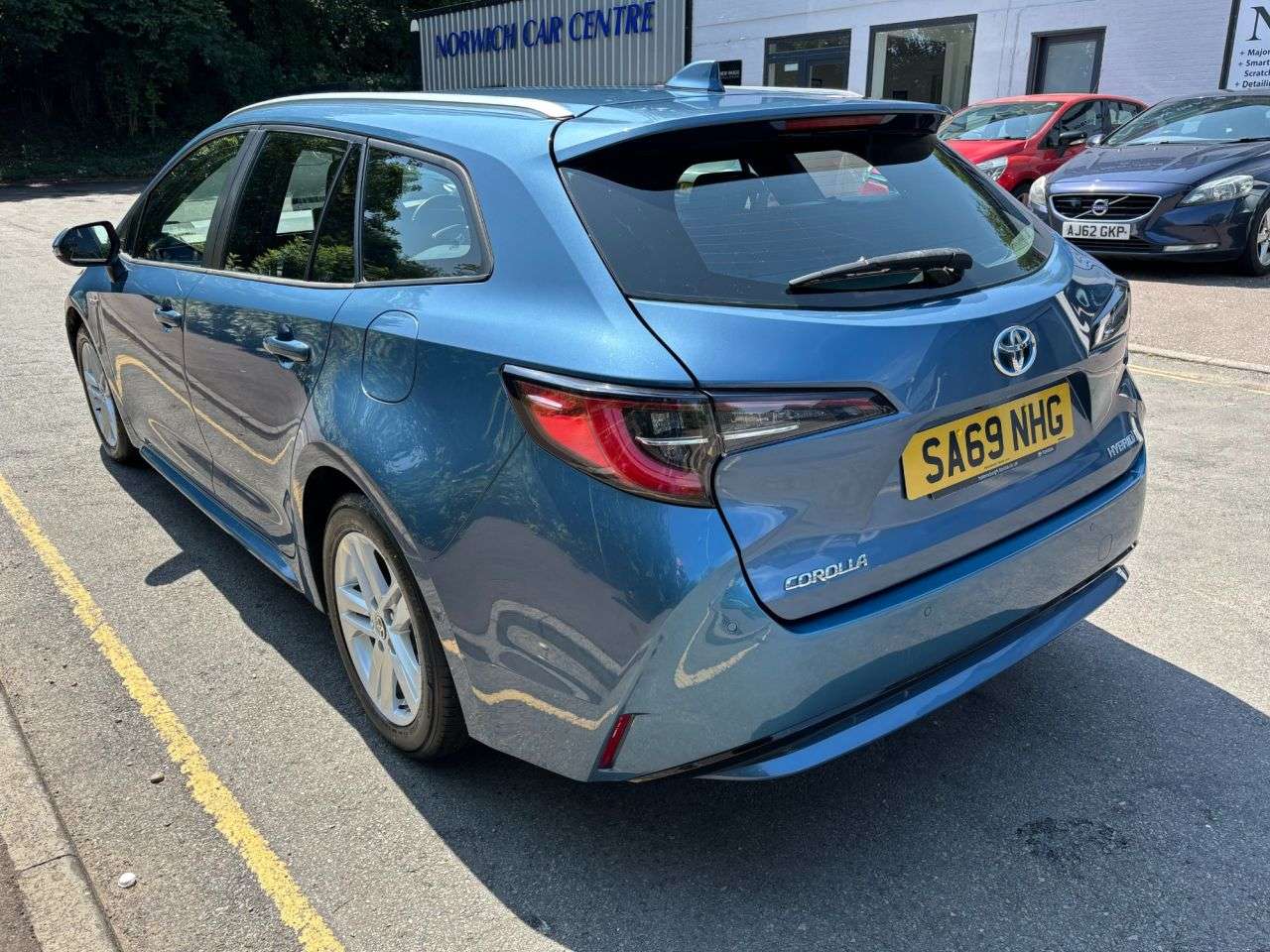 A 2020 TOYOTA COROLLA 1.8 VVT-h Icon Tech Touring Sports 5dr Petrol Hybrid CVT Euro 6 (s/s) (122 A 2020 TOYOTA COROLLA 1.8 VVT-h Icon Tech Touring Sports 5dr Petrol Hybrid CVT Euro 6 (s/s) (122