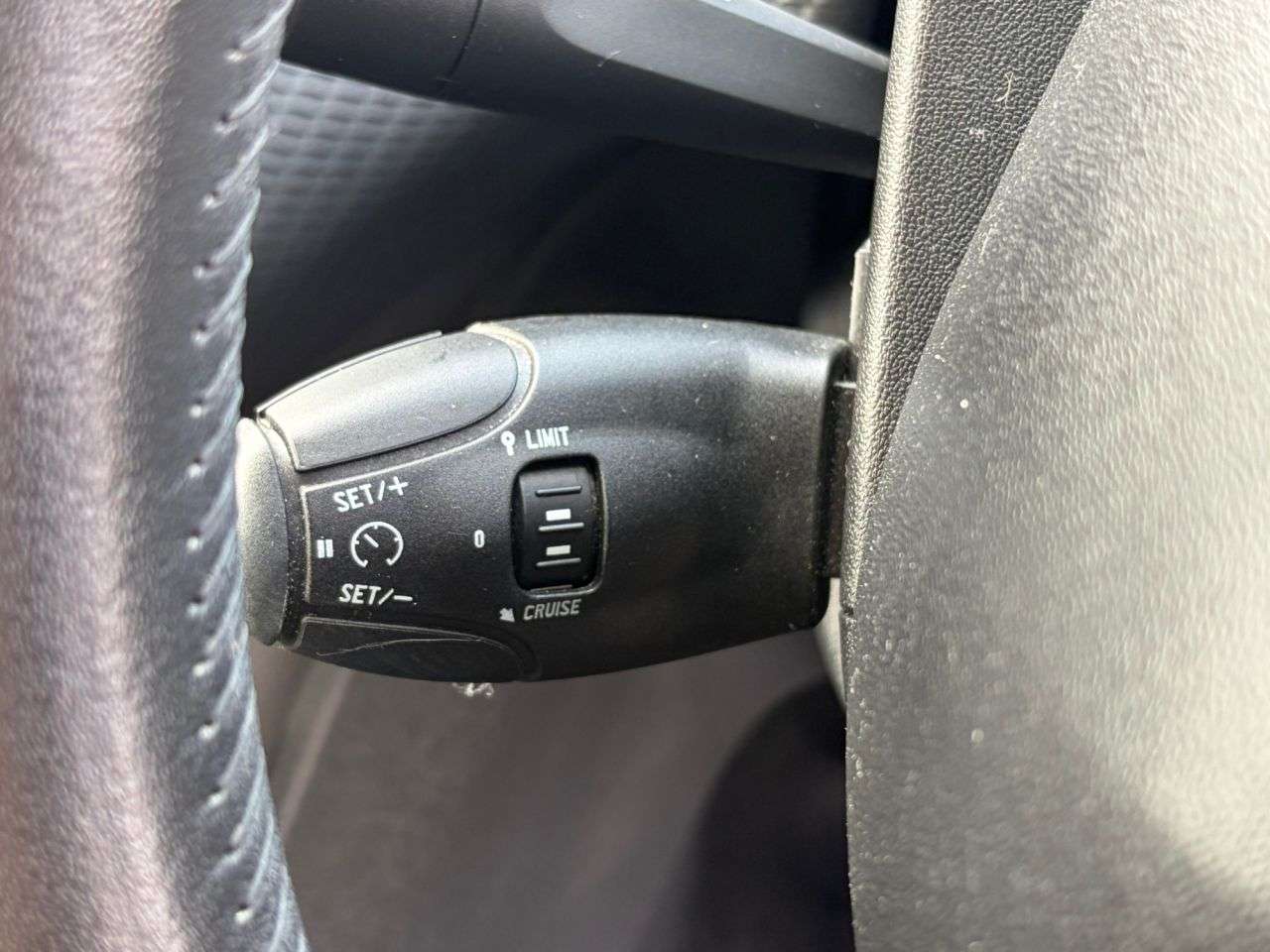 2016 PEUGEOT 208 2016 PEUGEOT 208