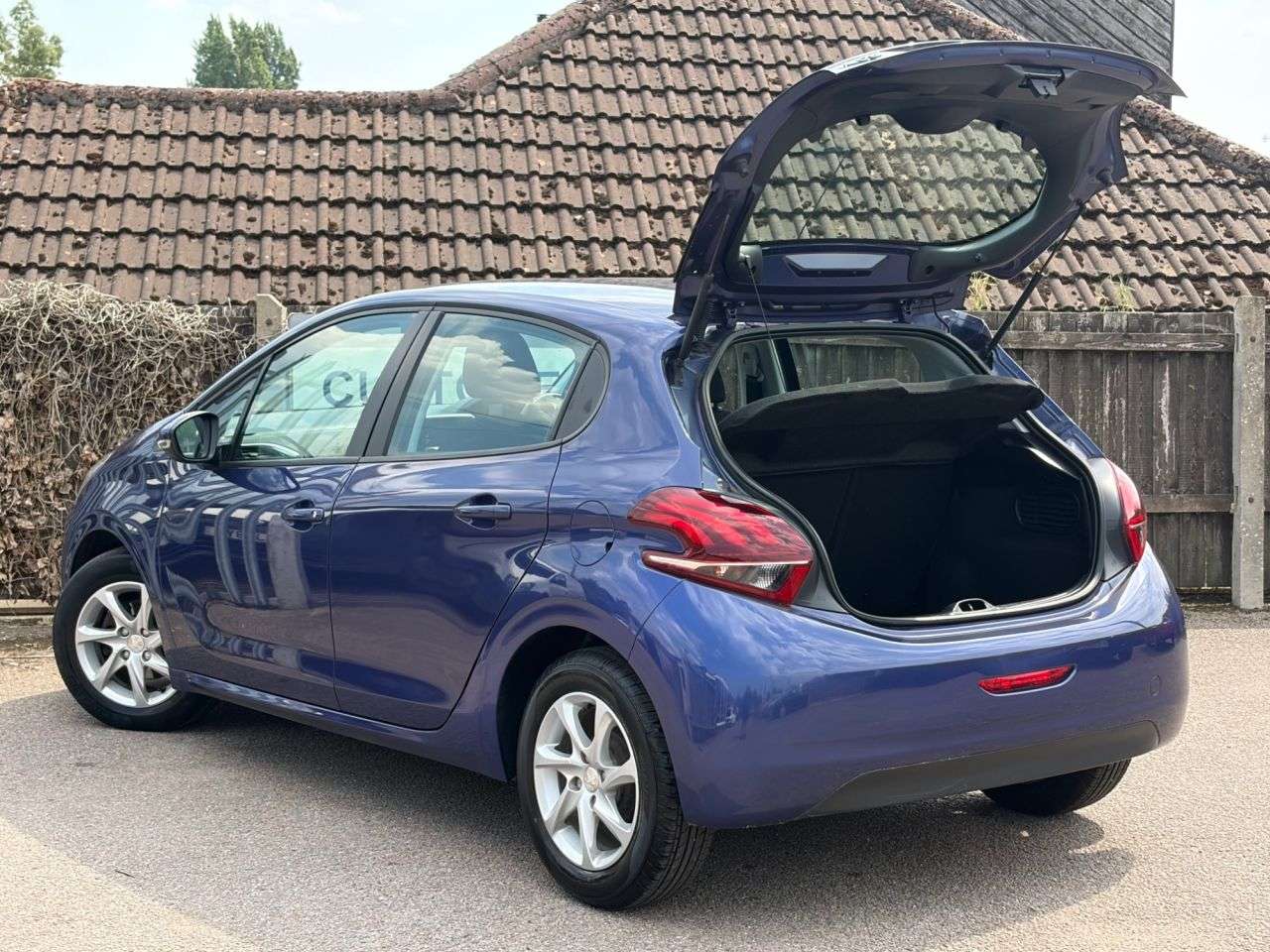 2016 PEUGEOT 208 2016 PEUGEOT 208