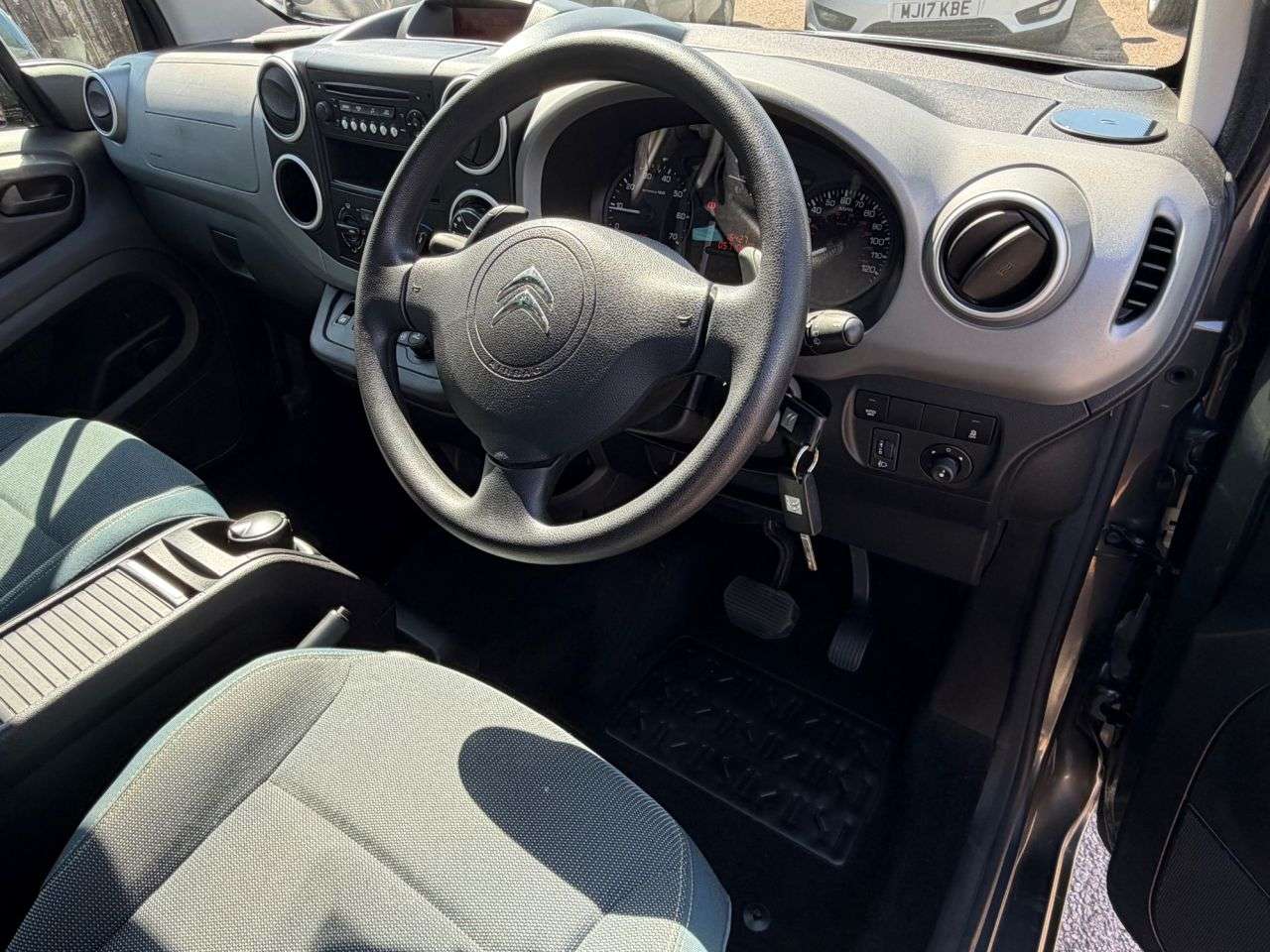 A 2017 CITROEN BERLINGO 1.6 BlueHDi Feel Multispace MPV 5dr Diesel ETG6 Euro 6 (s/s) (100 ps) A 2017 CITROEN BERLINGO 1.6 BlueHDi Feel Multispace MPV 5dr Diesel ETG6 Euro 6 (s/s) (100 ps)