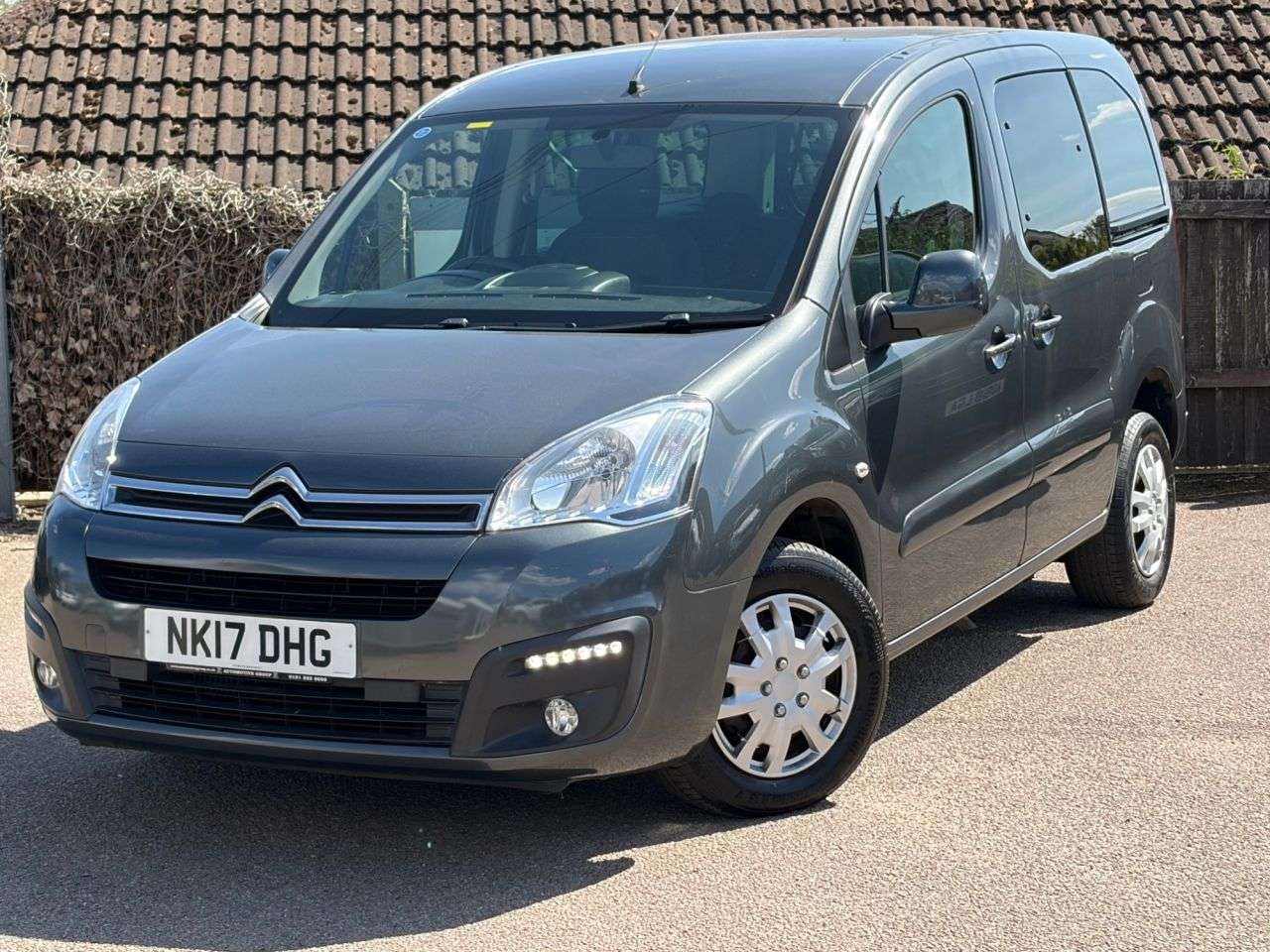 A 2017 CITROEN BERLINGO 1.6 BlueHDi Feel Multispace MPV 5dr Diesel ETG6 Euro 6 (s/s) (100 ps) A 2017 CITROEN BERLINGO 1.6 BlueHDi Feel Multispace MPV 5dr Diesel ETG6 Euro 6 (s/s) (100 ps)