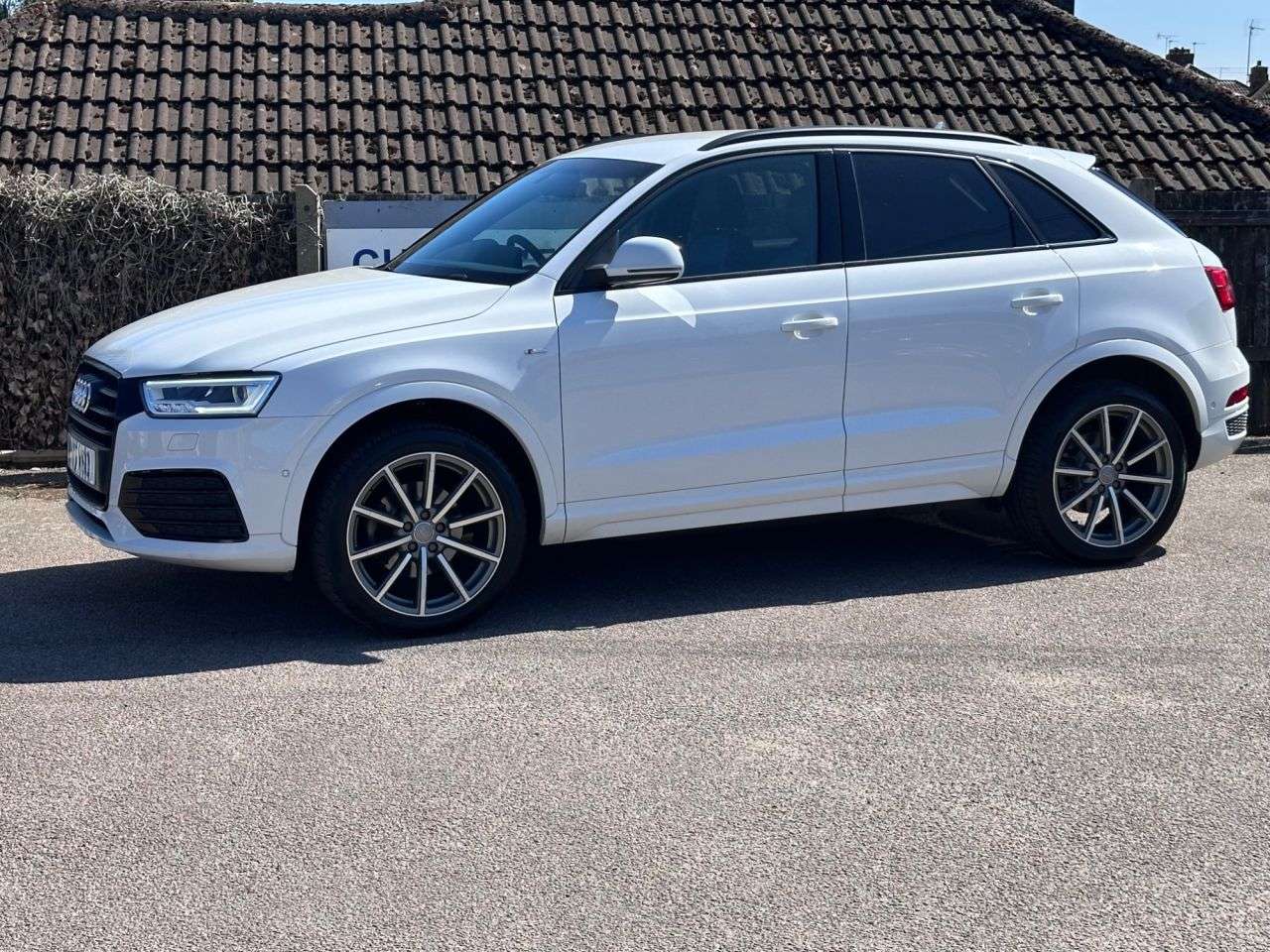 A 2017 AUDI Q3 2.0 TDI S line Plus SUV 5dr Diesel Manual quattro Euro 6 (s/s) (184 ps) A 2017 AUDI Q3 2.0 TDI S line Plus SUV 5dr Diesel Manual quattro Euro 6 (s/s) (184 ps)