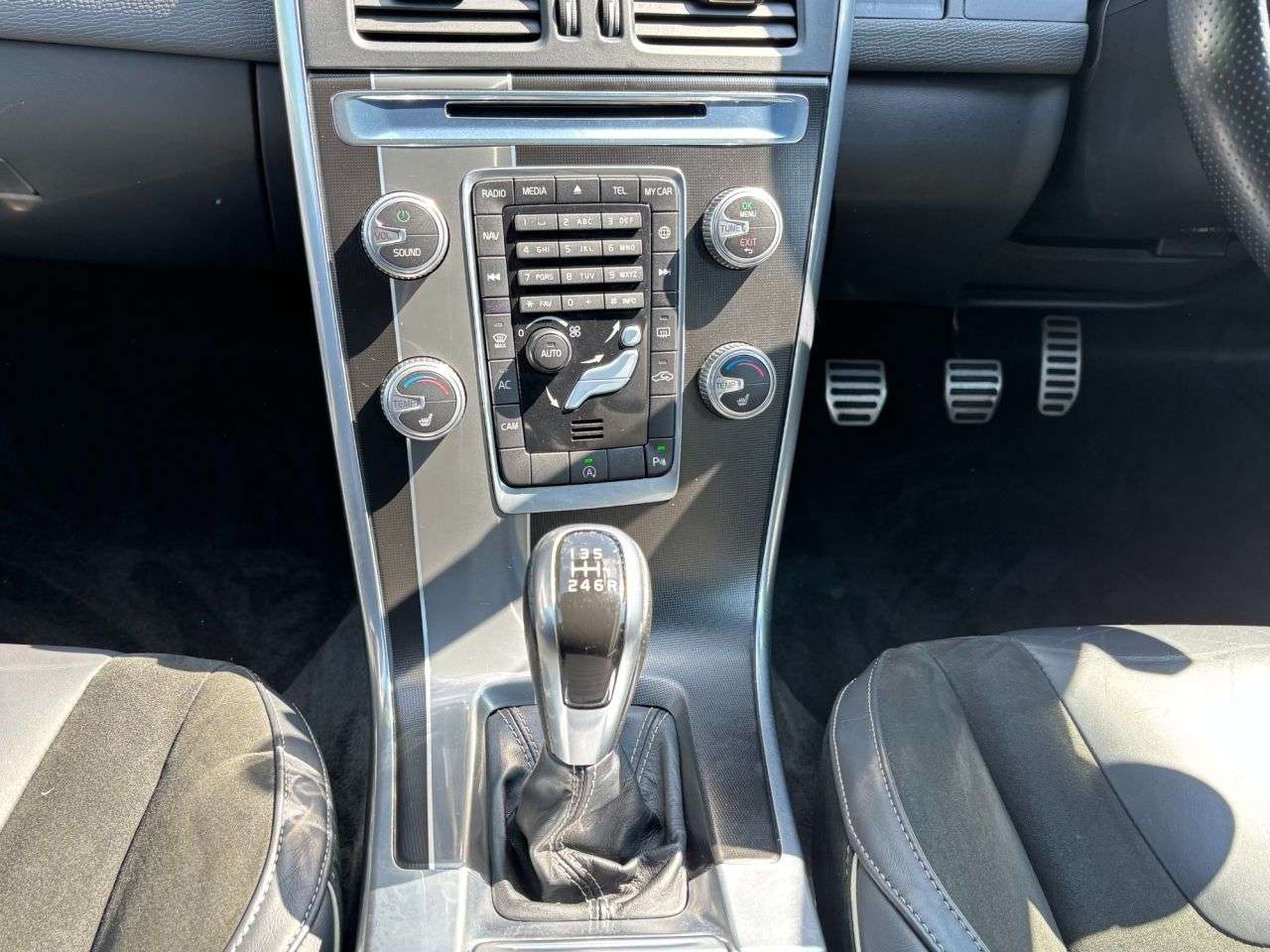 2014 VOLVO XC60 2014 VOLVO XC60