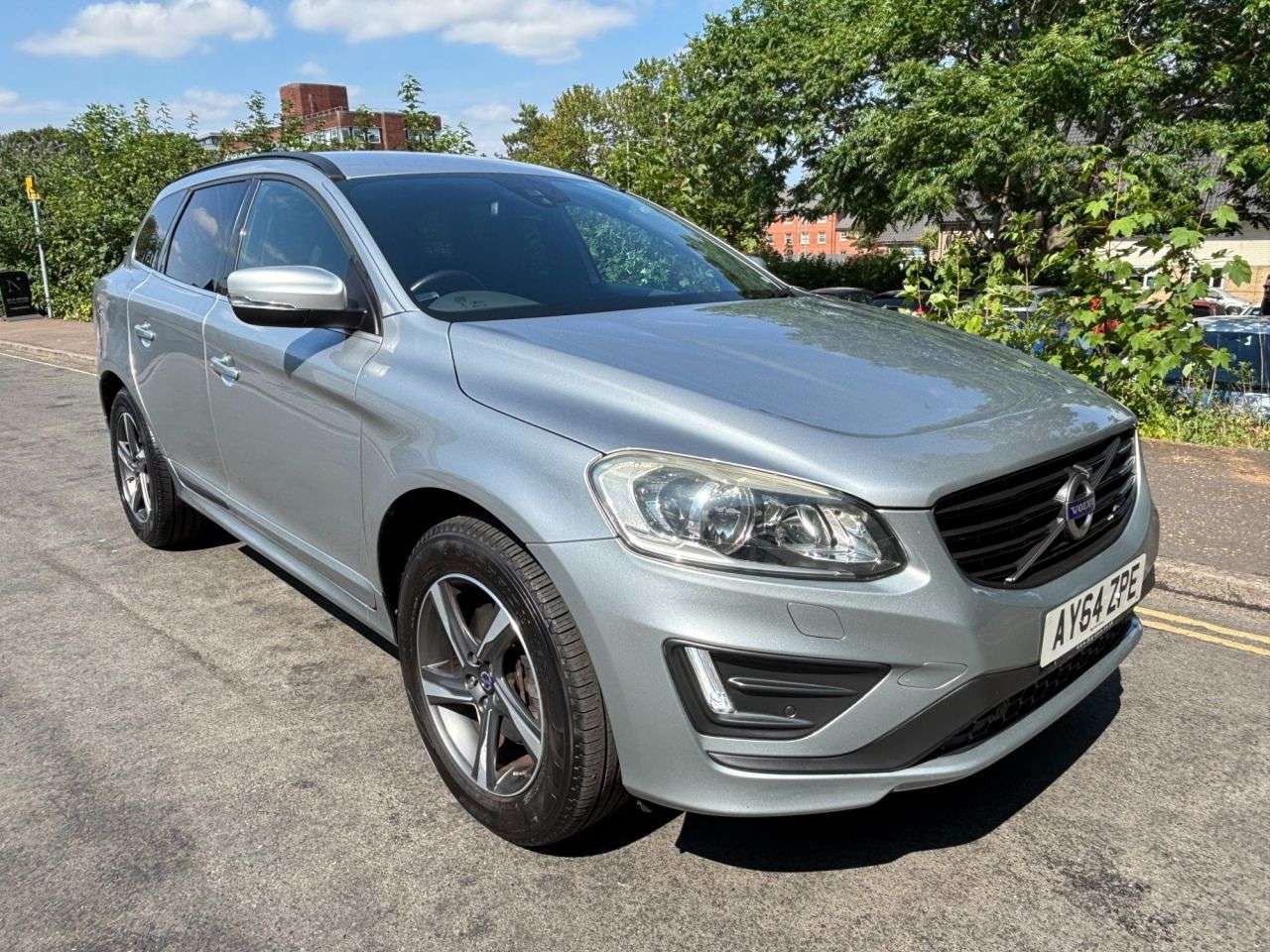A 2014 VOLVO XC60 2.0 D4 R-Design Nav SUV 5dr Diesel Manual Euro 6 (s/s) (181 ps) DAB RADIO C A 2014 VOLVO XC60 2.0 D4 R-Design Nav SUV 5dr Diesel Manual Euro 6 (s/s) (181 ps) DAB RADIO C