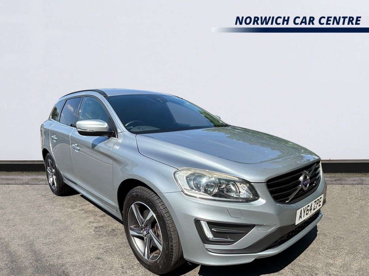 A 2014 VOLVO XC60 2.0 D4 R-Design Nav SUV 5dr Diesel Manual Euro 6 (s/s) (181 ps) DAB RADIO C A 2014 VOLVO XC60 2.0 D4 R-Design Nav SUV 5dr Diesel Manual Euro 6 (s/s) (181 ps) DAB RADIO C