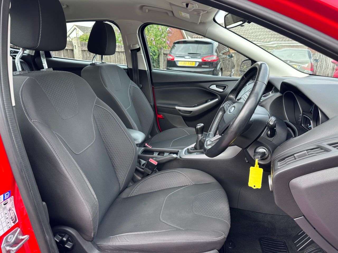 A 2015 FORD FOCUS 1.0T EcoBoost Zetec Hatchback 5dr Petrol Manual Euro 6 (s/s) (100 ps) A 2015 FORD FOCUS 1.0T EcoBoost Zetec Hatchback 5dr Petrol Manual Euro 6 (s/s) (100 ps)