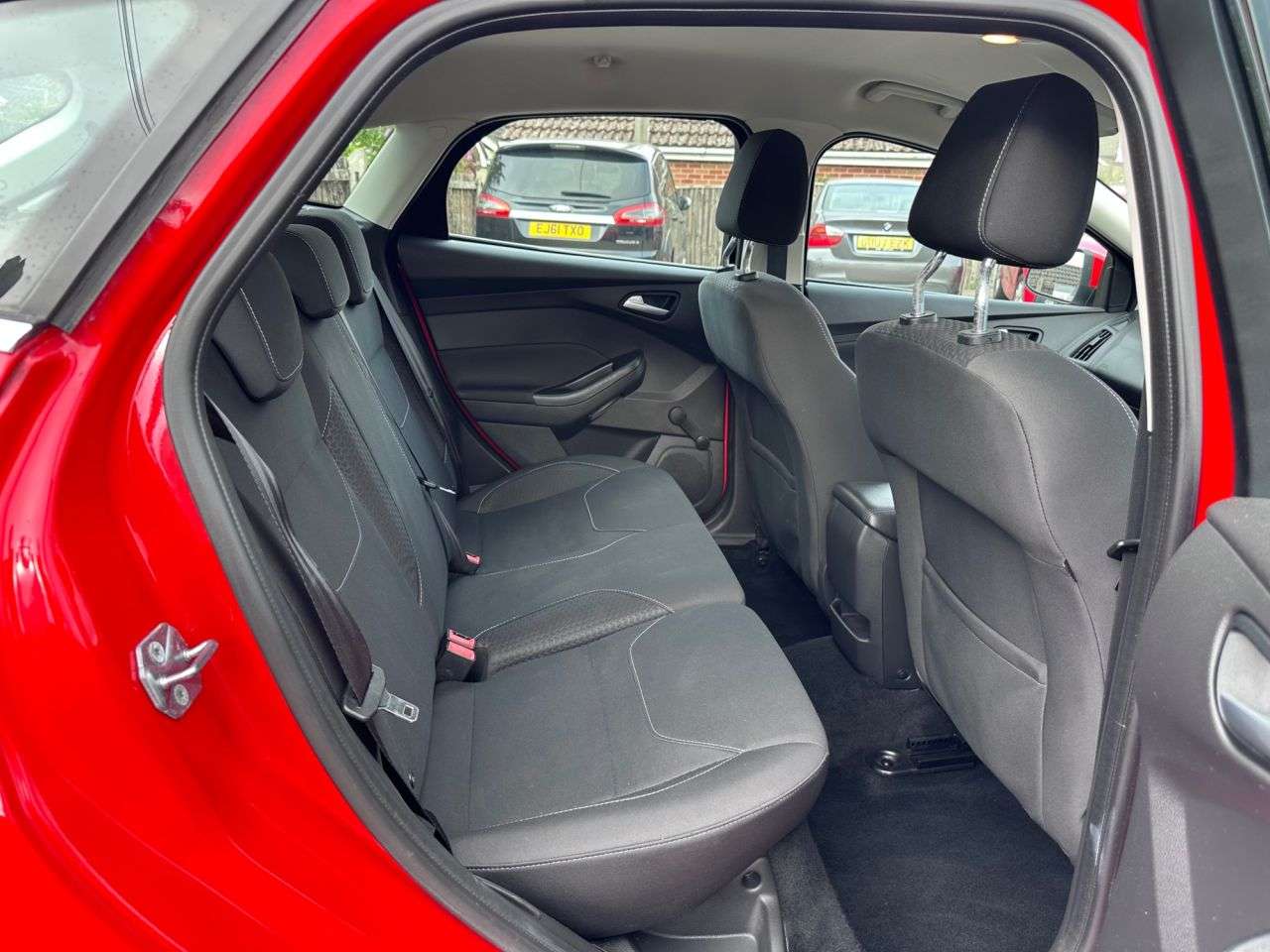 A 2015 FORD FOCUS 1.0T EcoBoost Zetec Hatchback 5dr Petrol Manual Euro 6 (s/s) (100 ps) A 2015 FORD FOCUS 1.0T EcoBoost Zetec Hatchback 5dr Petrol Manual Euro 6 (s/s) (100 ps)