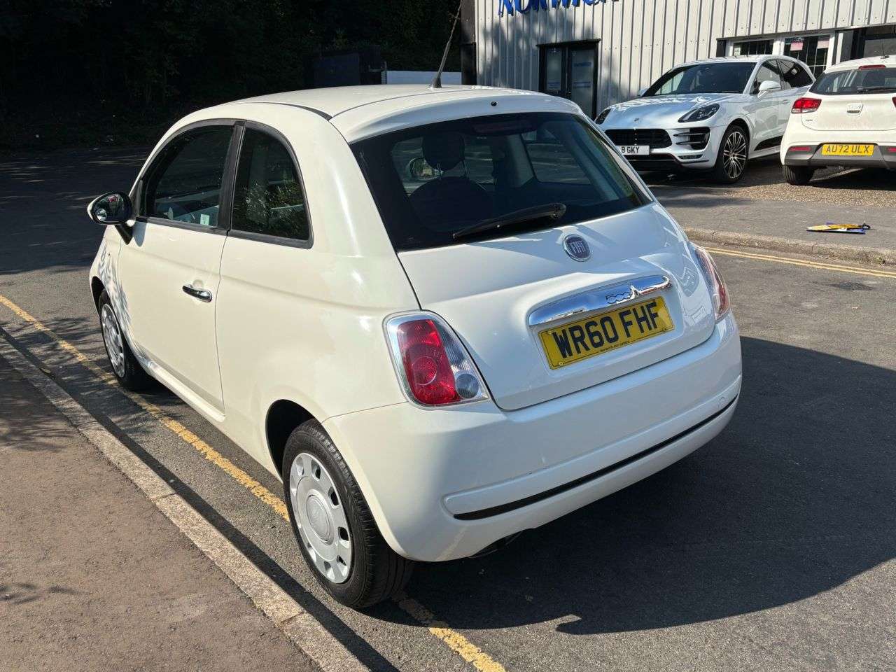 A 2010 FIAT 500 1.2 Pop Hatchback 3dr Petrol Auto Euro 4 (69 bhp) VERY RARE LOW MILES FRONT A 2010 FIAT 500 1.2 Pop Hatchback 3dr Petrol Auto Euro 4 (69 bhp) VERY RARE LOW MILES FRONT