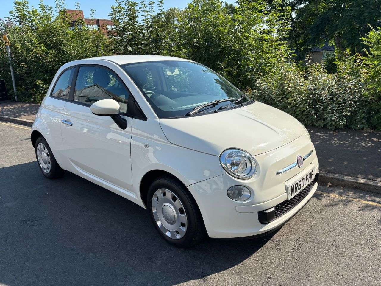 A 2010 FIAT 500 1.2 Pop Hatchback 3dr Petrol Auto Euro 4 (69 bhp) VERY RARE LOW MILES FRONT A 2010 FIAT 500 1.2 Pop Hatchback 3dr Petrol Auto Euro 4 (69 bhp) VERY RARE LOW MILES FRONT