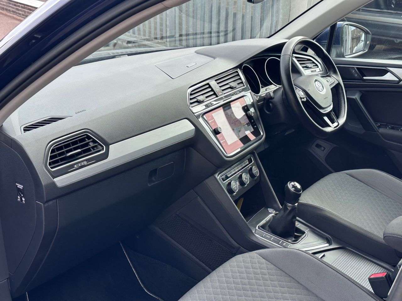 2017 VOLKSWAGEN TIGUAN 2017 VOLKSWAGEN TIGUAN