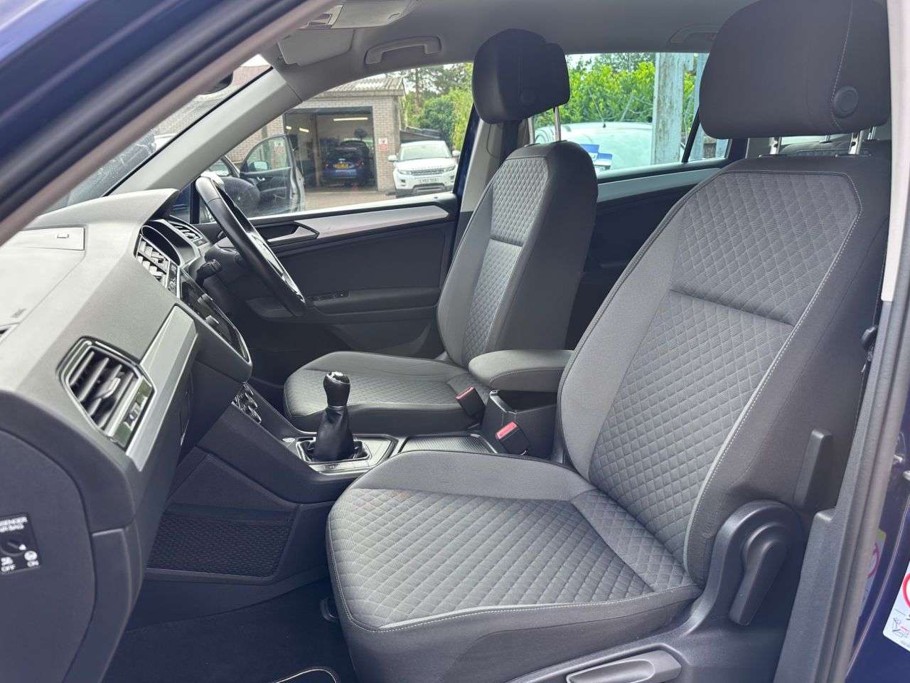 2017 VOLKSWAGEN TIGUAN 2017 VOLKSWAGEN TIGUAN