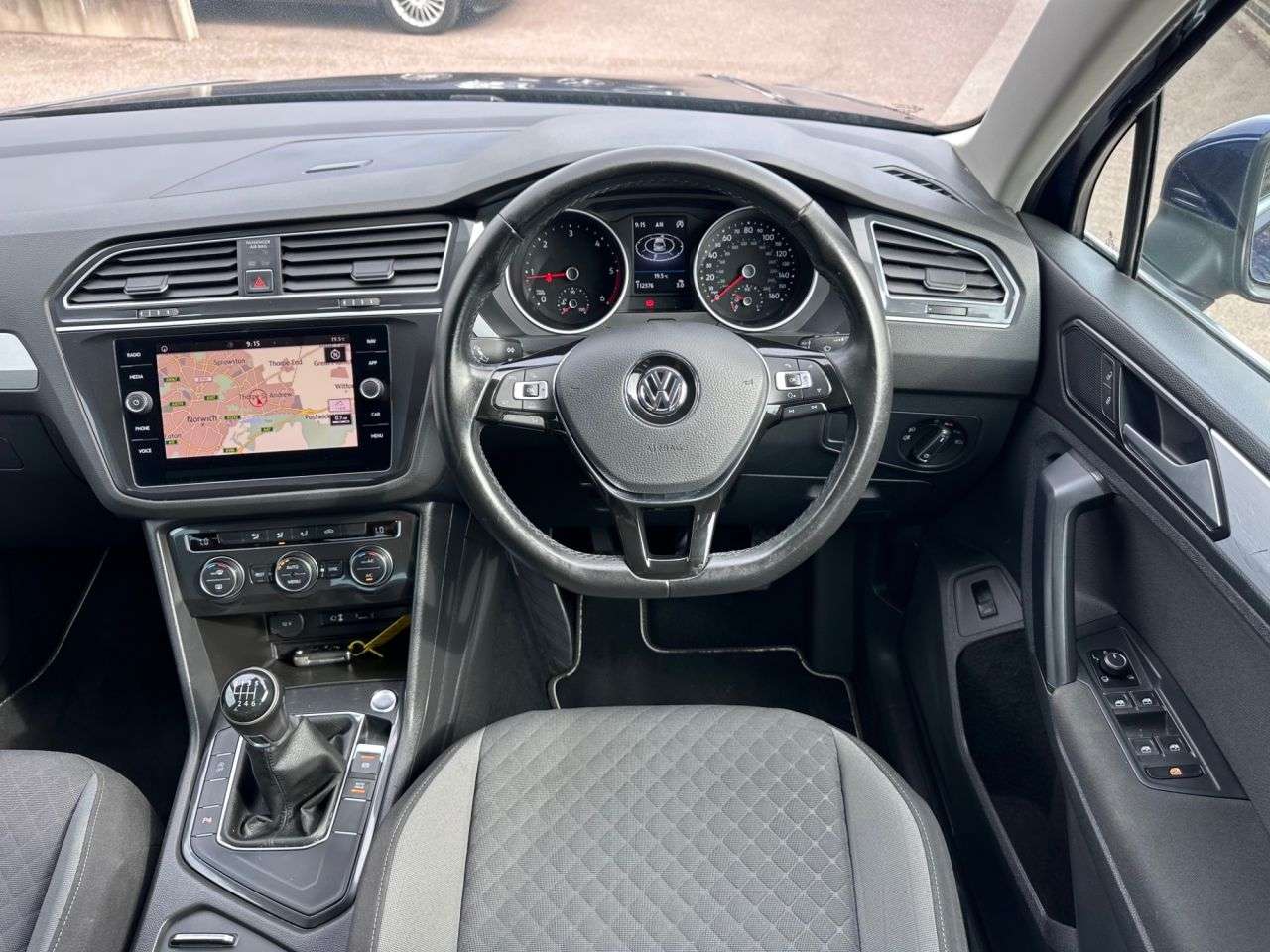 2017 VOLKSWAGEN TIGUAN 2017 VOLKSWAGEN TIGUAN