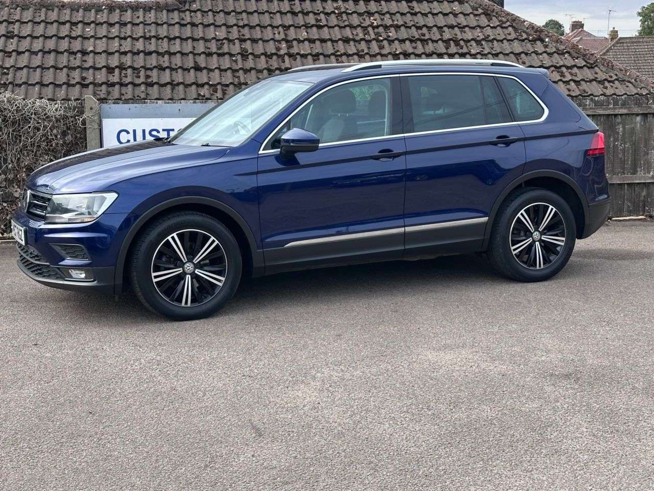 2017 VOLKSWAGEN TIGUAN 2017 VOLKSWAGEN TIGUAN