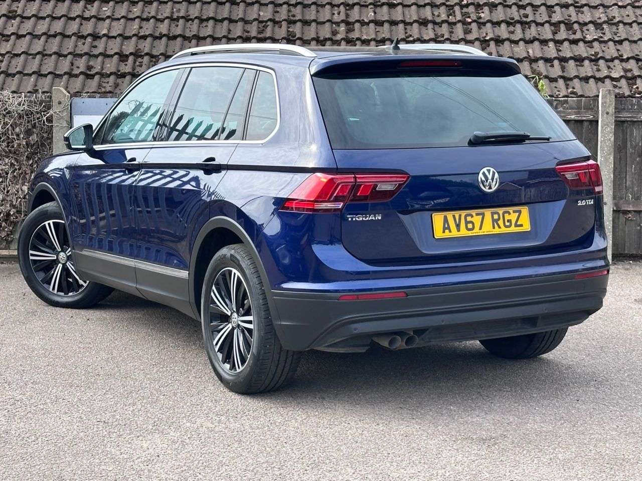A 2017 VOLKSWAGEN TIGUAN 2.0 TDI SE Navigation SUV 5dr Diesel Manual Euro 6 (s/s) (150 ps) A 2017 VOLKSWAGEN TIGUAN 2.0 TDI SE Navigation SUV 5dr Diesel Manual Euro 6 (s/s) (150 ps)