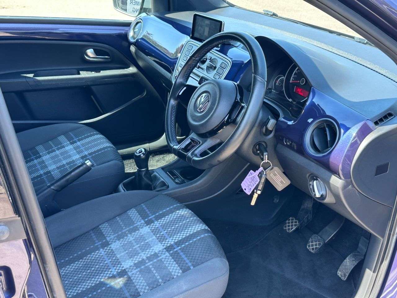 2015 VOLKSWAGEN UP! 2015 VOLKSWAGEN UP!