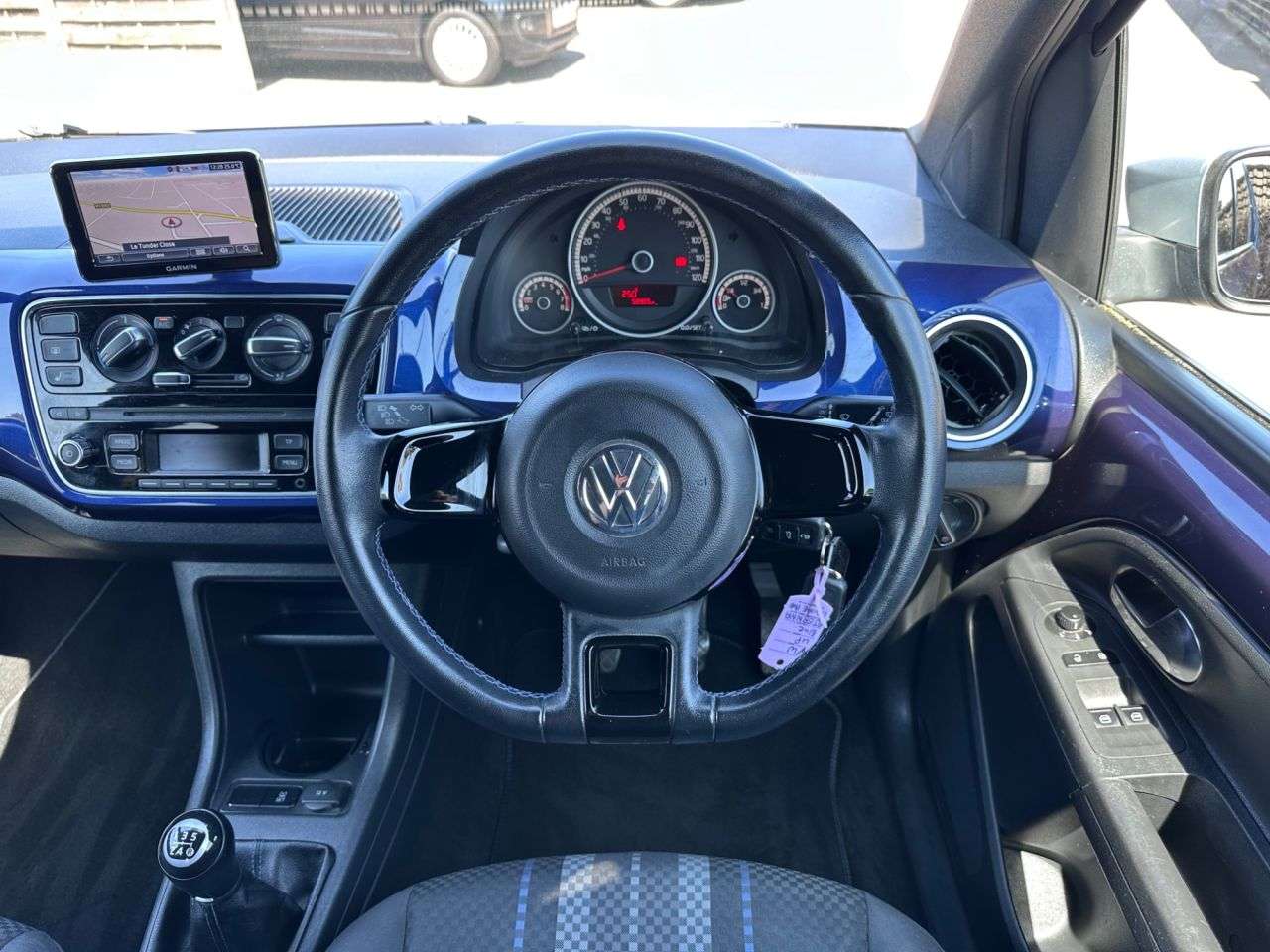 2015 VOLKSWAGEN UP! 2015 VOLKSWAGEN UP!