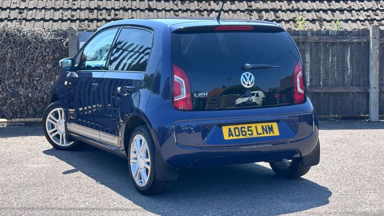 A 2015 VOLKSWAGEN UP! 1.0 Club up! Hatchback 5dr Petrol Manual Euro 6 (75 ps) A 2015 VOLKSWAGEN UP! 1.0 Club up! Hatchback 5dr Petrol Manual Euro 6 (75 ps)