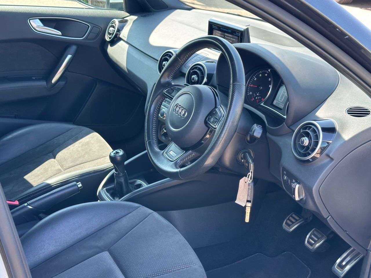 2017 AUDI A1 2017 AUDI A1