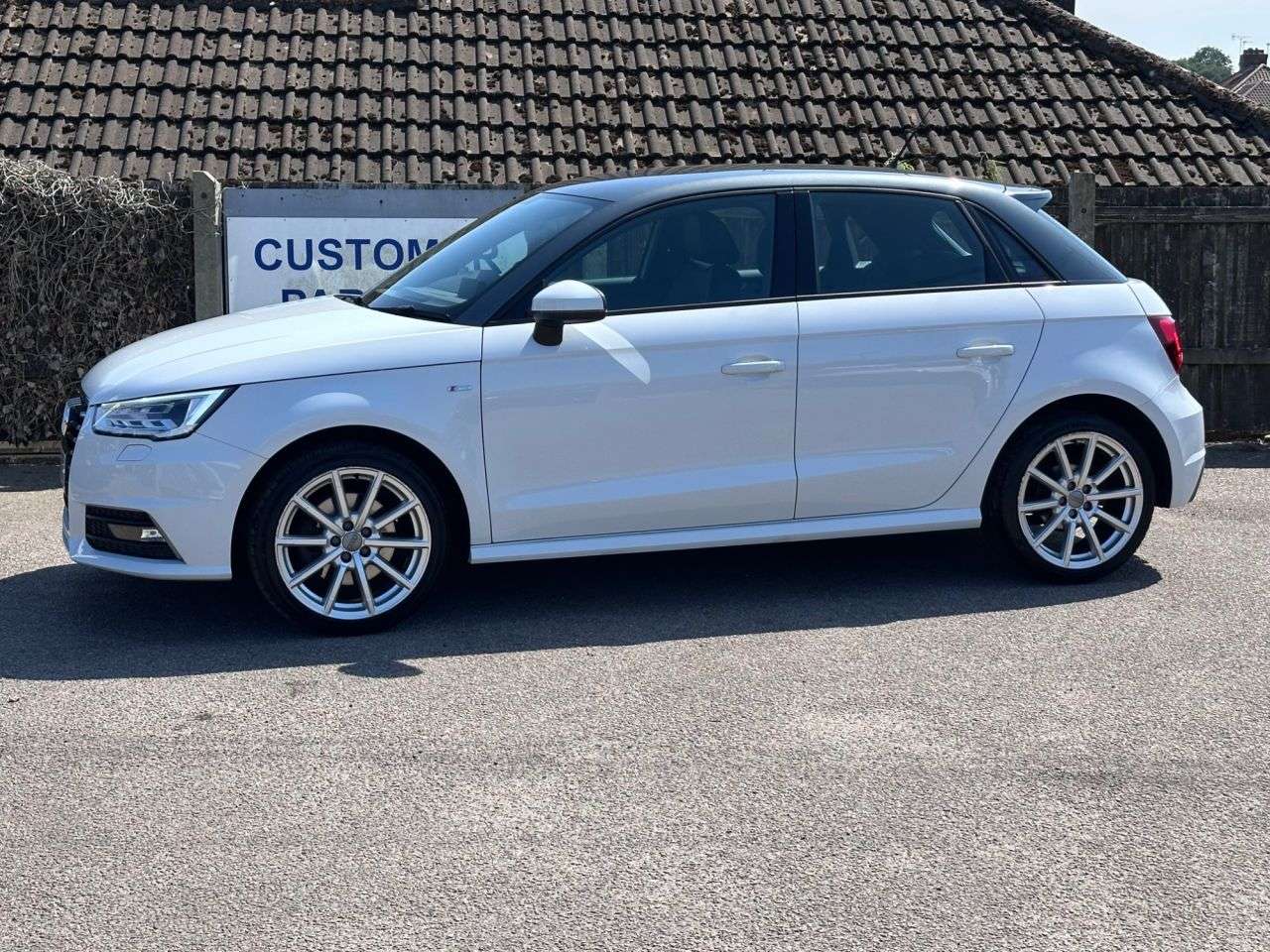 2017 AUDI A1 2017 AUDI A1