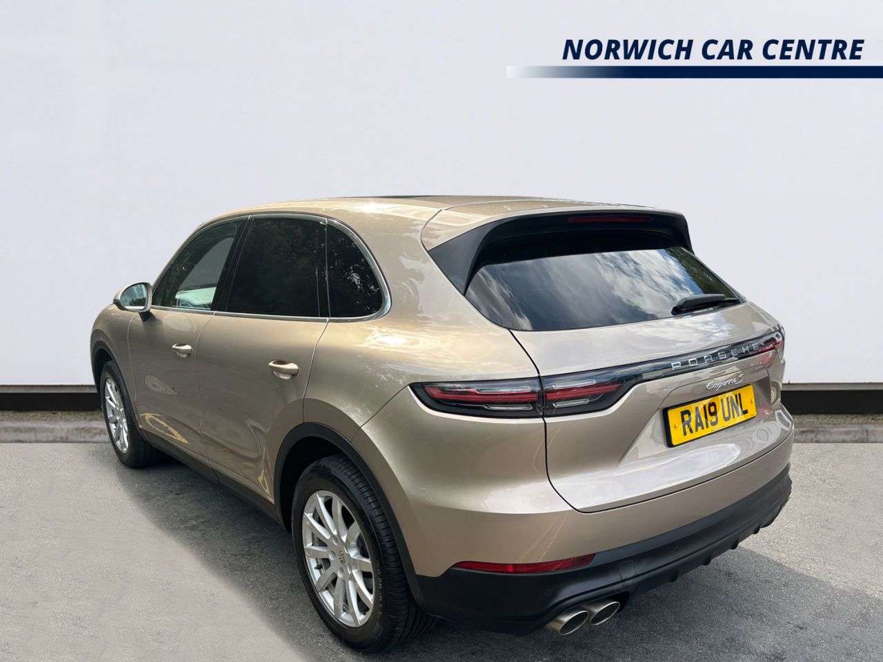 A 2019 PORSCHE CAYENNE 2.9T V6 GPF S SUV 5dr Petrol TiptronicS 4WD Euro 6 (s/s) (440 ps) FULL PORS A 2019 PORSCHE CAYENNE 2.9T V6 GPF S SUV 5dr Petrol TiptronicS 4WD Euro 6 (s/s) (440 ps) FULL PORS