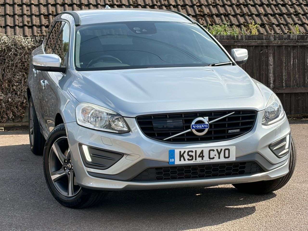 A 2014 VOLVO XC60 2.0 D4 R-Design Nav SUV 5dr Diesel Manual Euro 6 (s/s) (181 ps) A 2014 VOLVO XC60 2.0 D4 R-Design Nav SUV 5dr Diesel Manual Euro 6 (s/s) (181 ps)