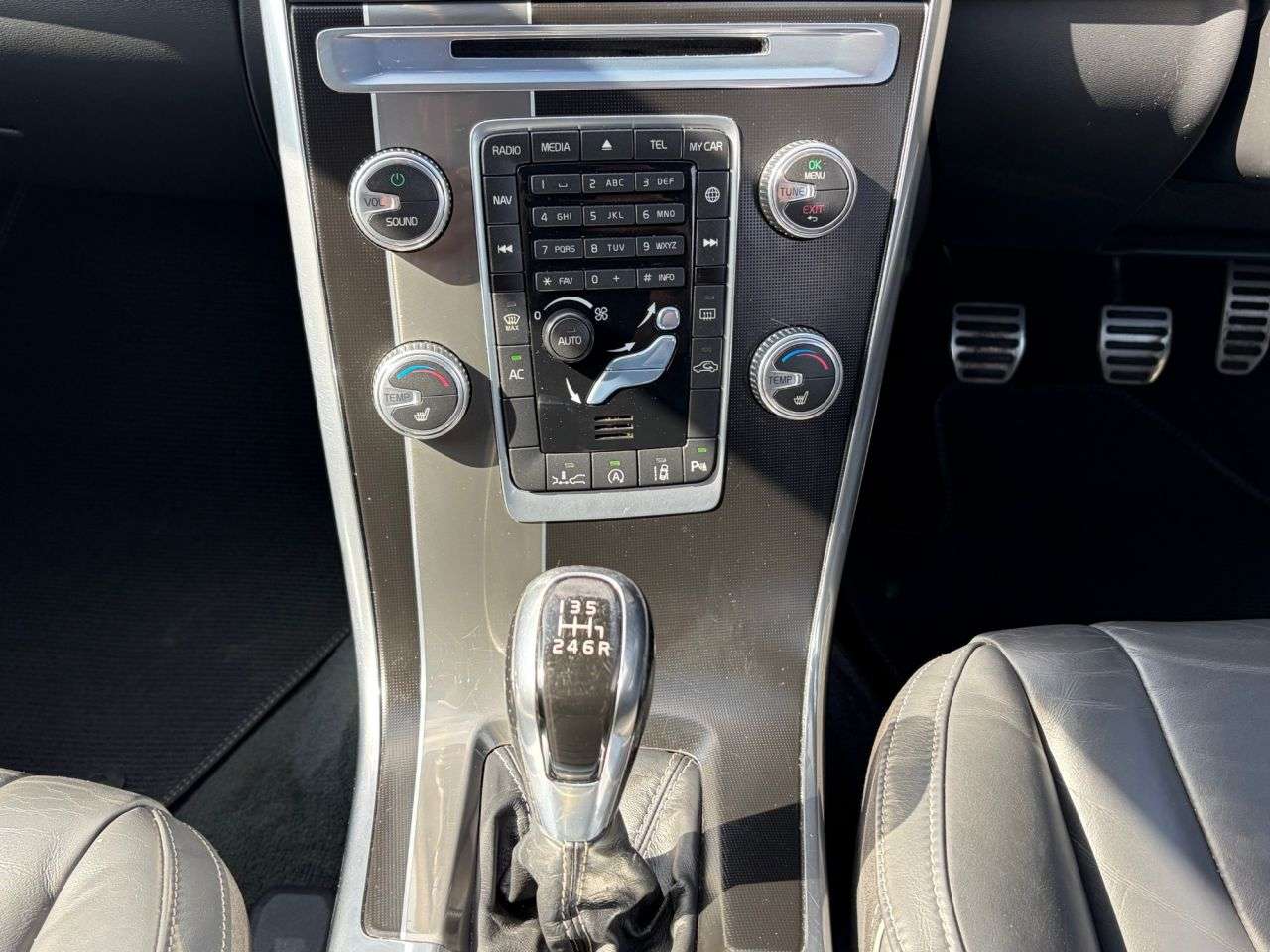 2014 VOLVO XC60 2014 VOLVO XC60