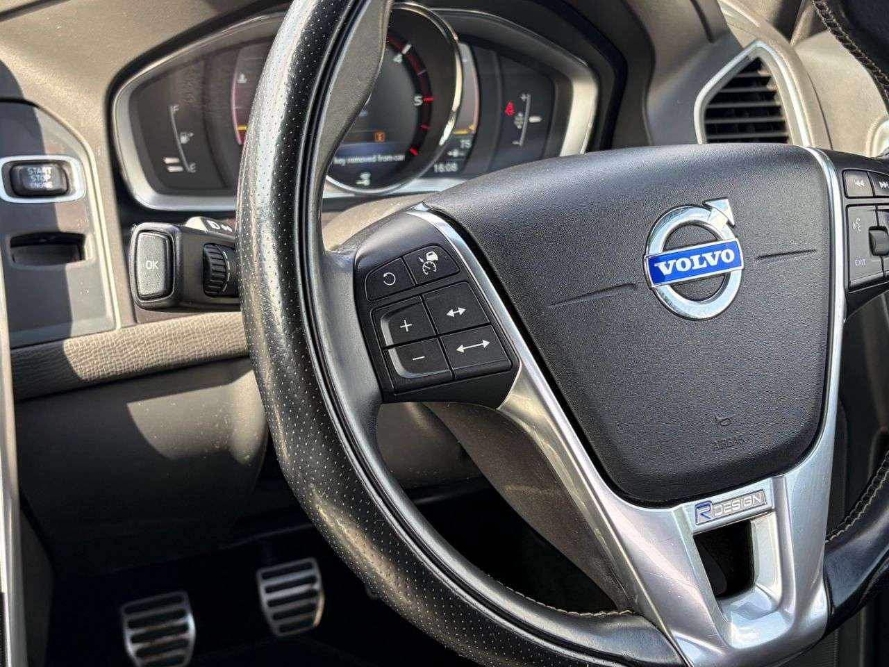 2014 VOLVO XC60 2014 VOLVO XC60