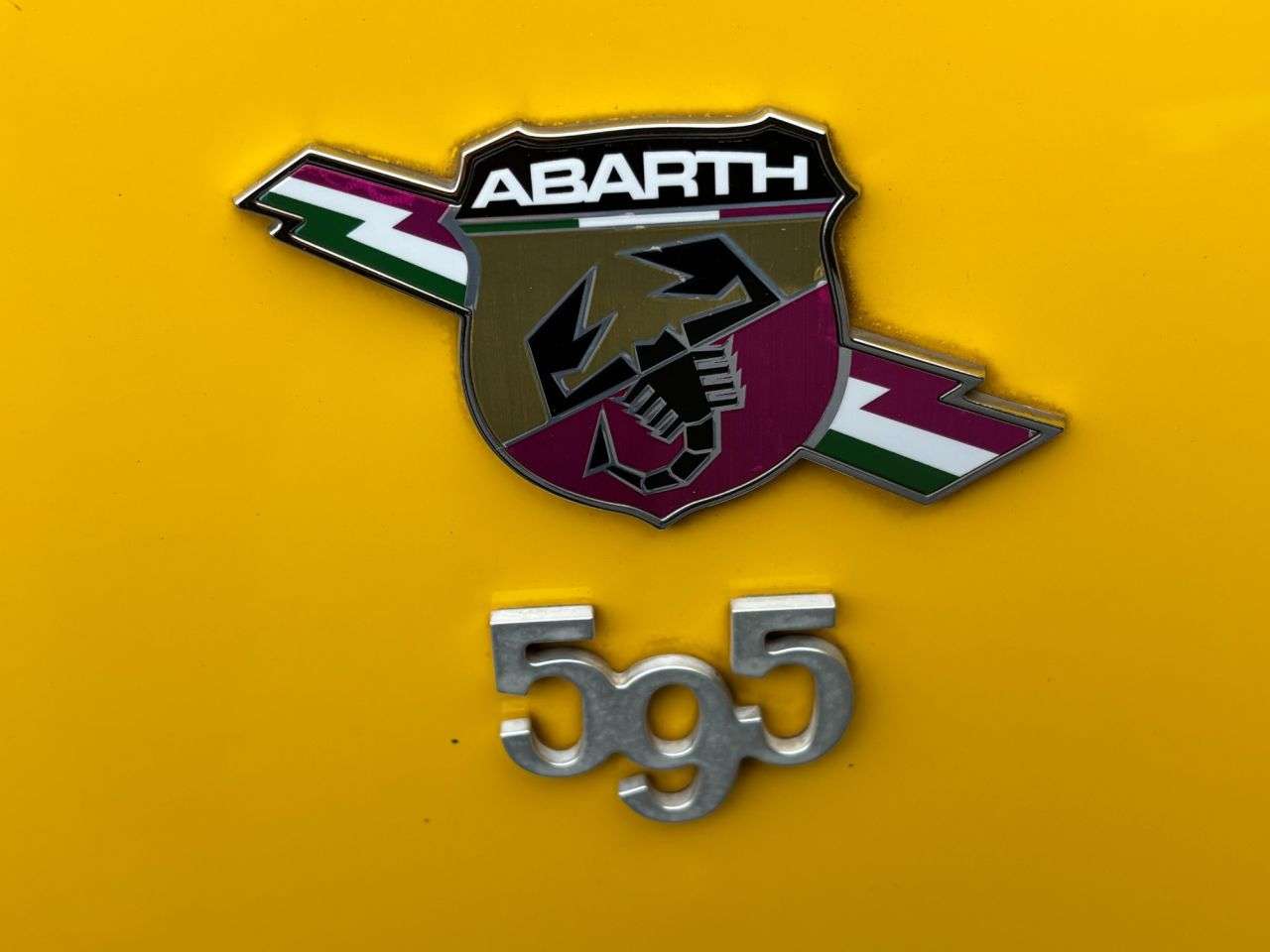 2017 ABARTH 595 2017 ABARTH 595