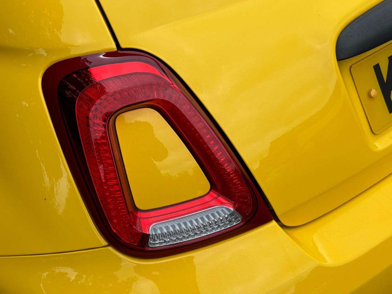 2017 ABARTH 595 2017 ABARTH 595