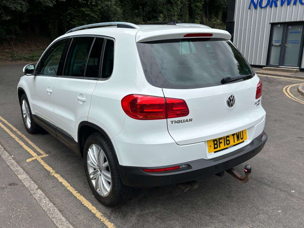 A 2016 VOLKSWAGEN TIGUAN 2.0 TDI BlueMotion Tech Match Edition SUV 5dr Diesel Manual 2WD Euro 6 (s/s A 2016 VOLKSWAGEN TIGUAN 2.0 TDI BlueMotion Tech Match Edition SUV 5dr Diesel Manual 2WD Euro 6 (s/s