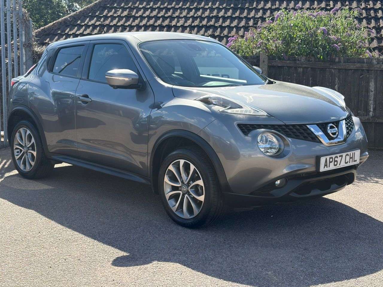 A 2017 NISSAN JUKE 1.5 dCi Tekna SUV 5dr Diesel Manual Euro 6 (s/s) (110 ps) A 2017 NISSAN JUKE 1.5 dCi Tekna SUV 5dr Diesel Manual Euro 6 (s/s) (110 ps)
