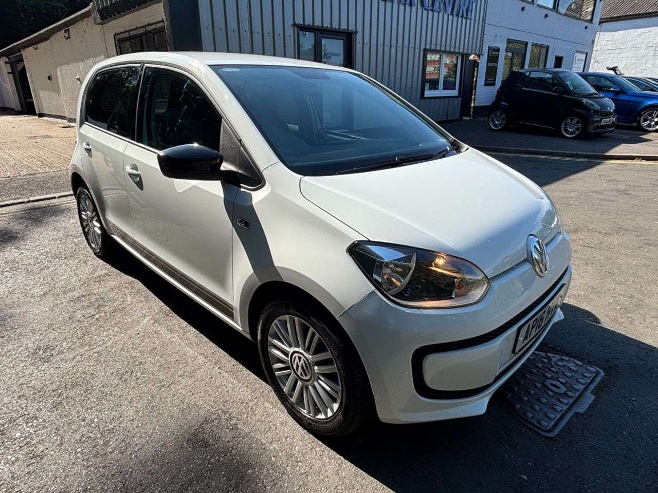 A 2016 VOLKSWAGEN UP! 1.0 Look up! Hatchback 5dr Petrol Manual Euro 6 (60 ps) DAB RADIO PRIVACY G A 2016 VOLKSWAGEN UP! 1.0 Look up! Hatchback 5dr Petrol Manual Euro 6 (60 ps) DAB RADIO PRIVACY G