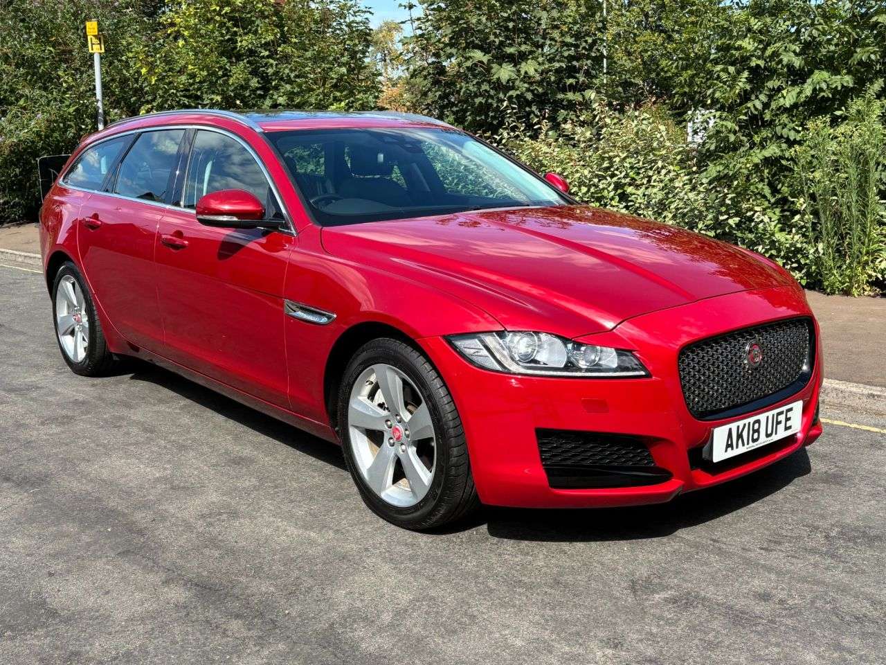 A 2018 JAGUAR XF 2.0i Portfolio Sportbrake 5dr Petrol Auto Euro 6 (s/s) (250 ps) SATNAV ENGI A 2018 JAGUAR XF 2.0i Portfolio Sportbrake 5dr Petrol Auto Euro 6 (s/s) (250 ps) SATNAV ENGI