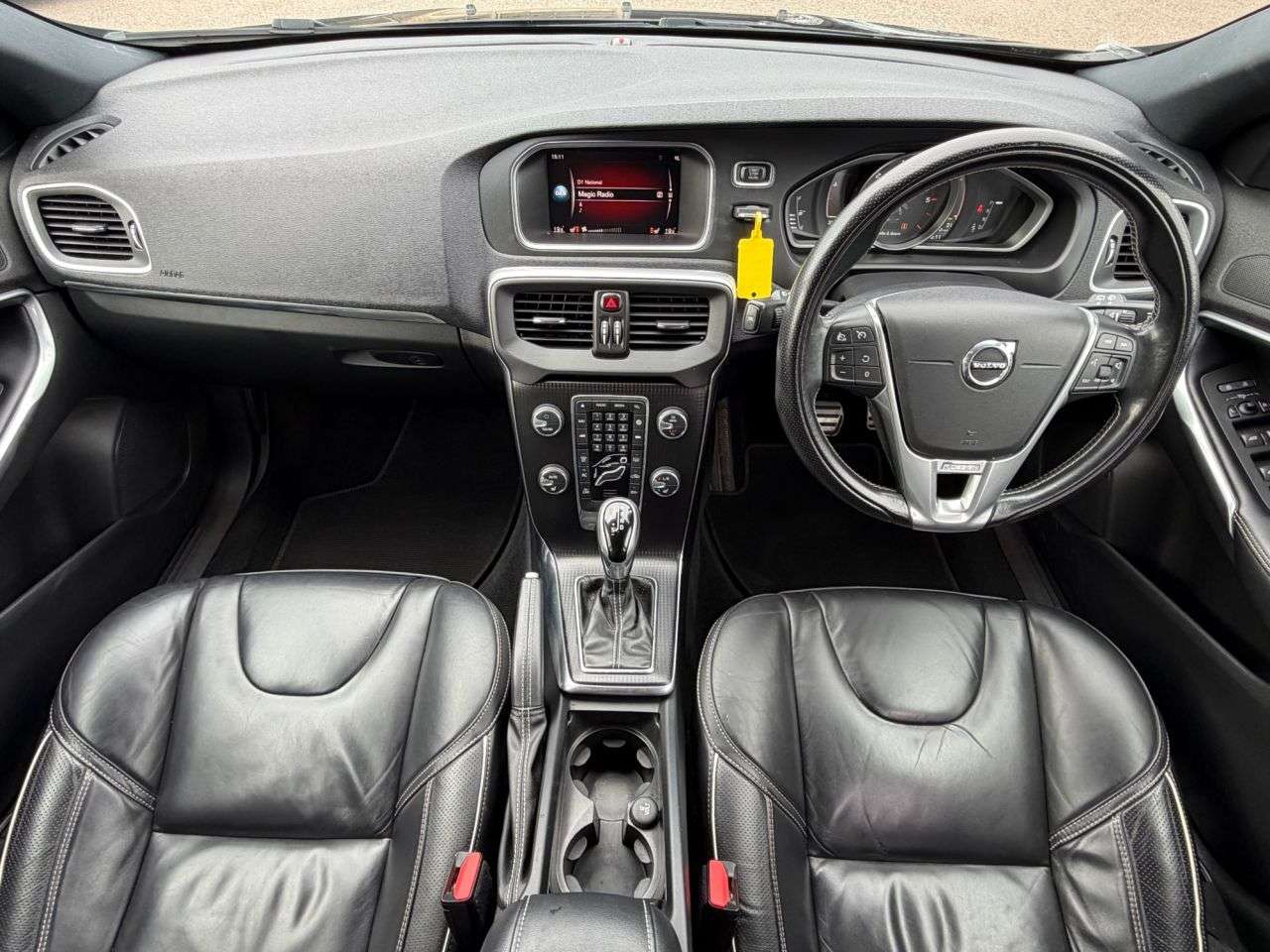 2017 VOLVO V40 2017 VOLVO V40