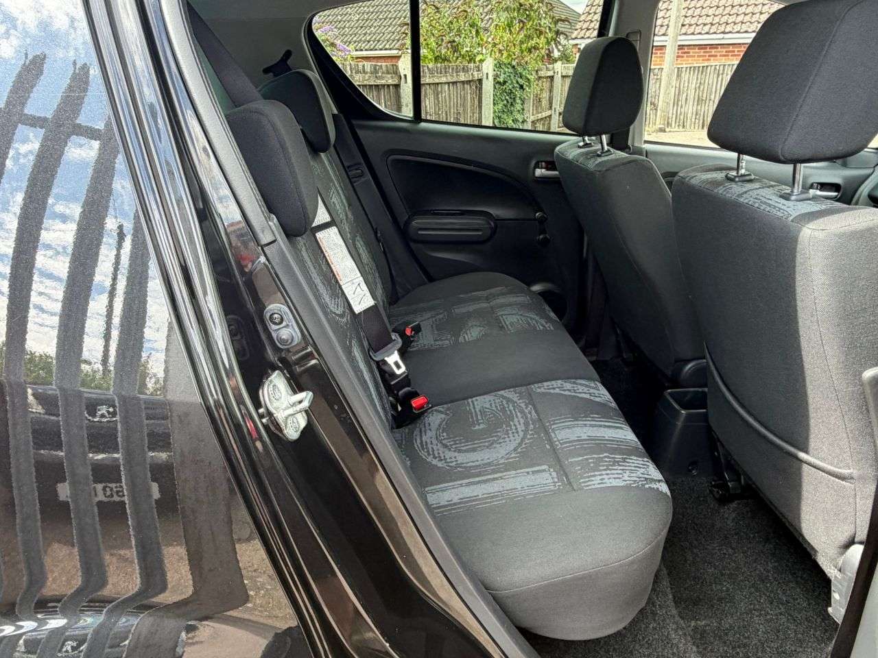 A 2013 VAUXHALL AGILA 1.2 VVT SE MPV 5dr Petrol Auto Euro 5 (94 ps) A 2013 VAUXHALL AGILA 1.2 VVT SE MPV 5dr Petrol Auto Euro 5 (94 ps)