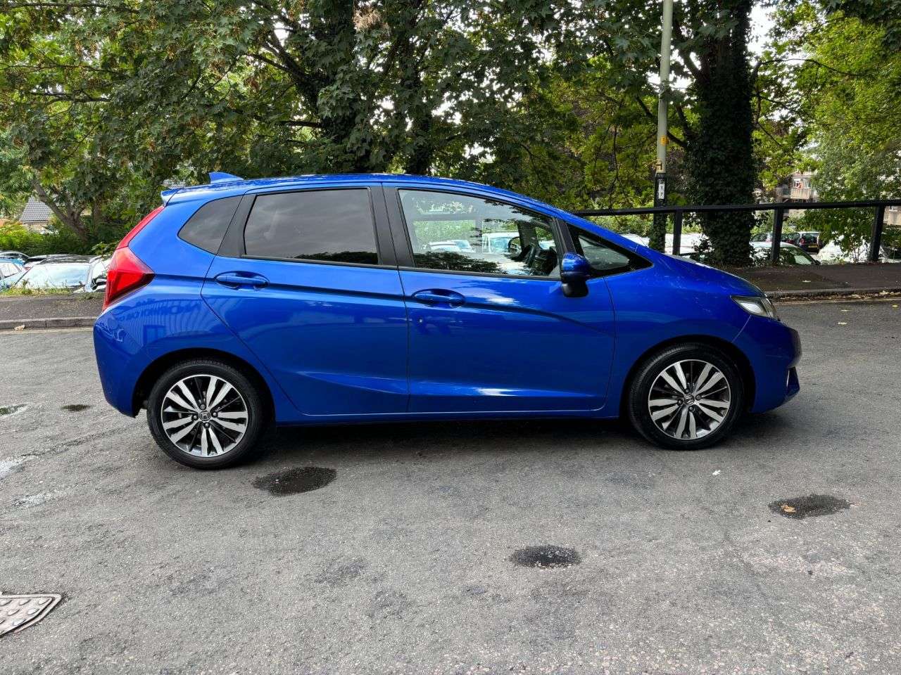 A 2016 HONDA JAZZ 1.3 i-VTEC EX Hatchback 5dr Petrol CVT Euro 6 (s/s) (102 ps) REVERSING CAME A 2016 HONDA JAZZ 1.3 i-VTEC EX Hatchback 5dr Petrol CVT Euro 6 (s/s) (102 ps) REVERSING CAME