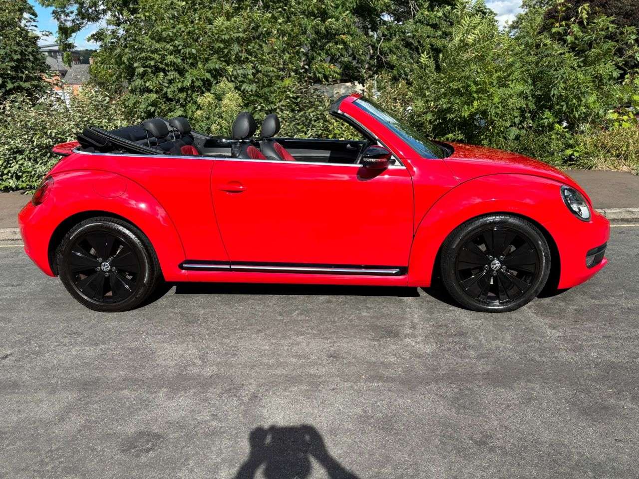 A 2014 VOLKSWAGEN BEETLE 2.0 TDI Sport Cabriolet 2dr Diesel DSG Euro 5 (140 ps) FENDER MUSIC UPGRADE A 2014 VOLKSWAGEN BEETLE 2.0 TDI Sport Cabriolet 2dr Diesel DSG Euro 5 (140 ps) FENDER MUSIC UPGRADE