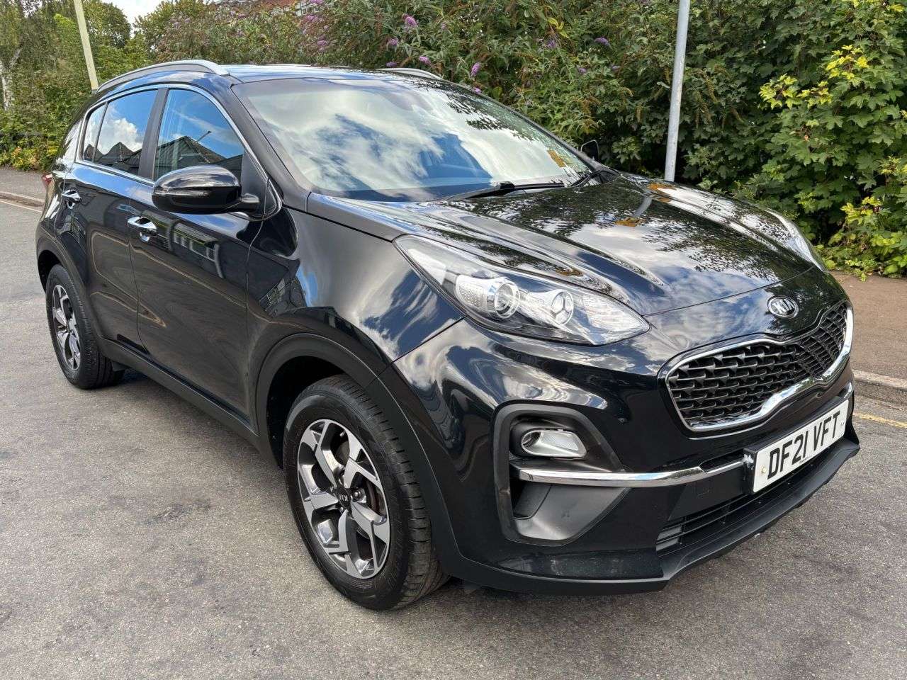 A 2021 KIA SPORTAGE 1.6 CRDi MHEV 2 SUV 5dr Diesel Hybrid DCT Euro 6 (s/s) (134 bhp) REVERSING A 2021 KIA SPORTAGE 1.6 CRDi MHEV 2 SUV 5dr Diesel Hybrid DCT Euro 6 (s/s) (134 bhp) REVERSING