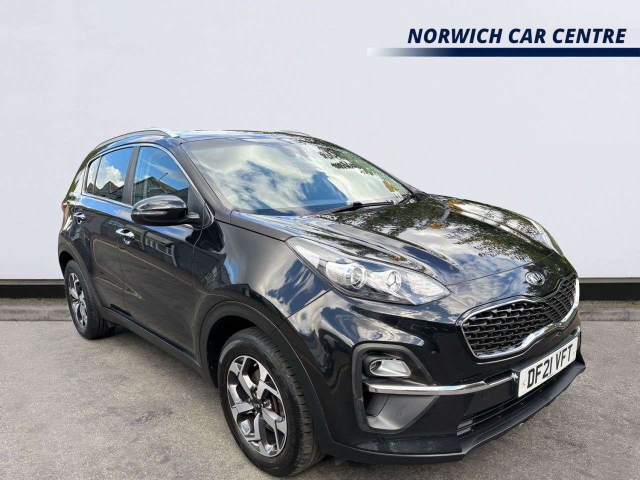A 2021 KIA SPORTAGE 1.6 CRDi MHEV 2 SUV 5dr Diesel Hybrid DCT Euro 6 (s/s) (134 bhp) REVERSING A 2021 KIA SPORTAGE 1.6 CRDi MHEV 2 SUV 5dr Diesel Hybrid DCT Euro 6 (s/s) (134 bhp) REVERSING