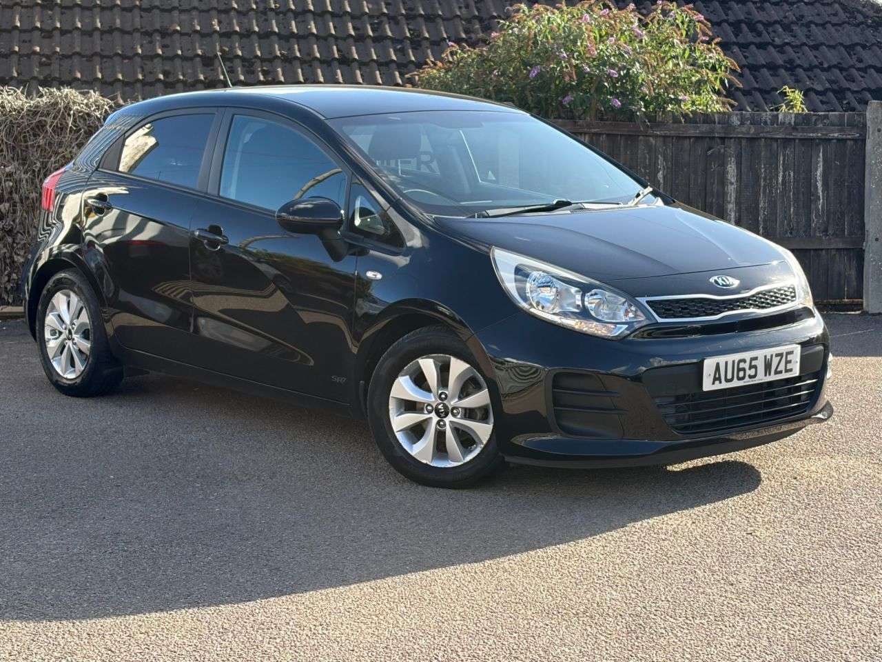 A 2015 KIA RIO 1.25 SR7 Hatchback 5dr Petrol Manual Euro 6 (84 bhp) A 2015 KIA RIO 1.25 SR7 Hatchback 5dr Petrol Manual Euro 6 (84 bhp)