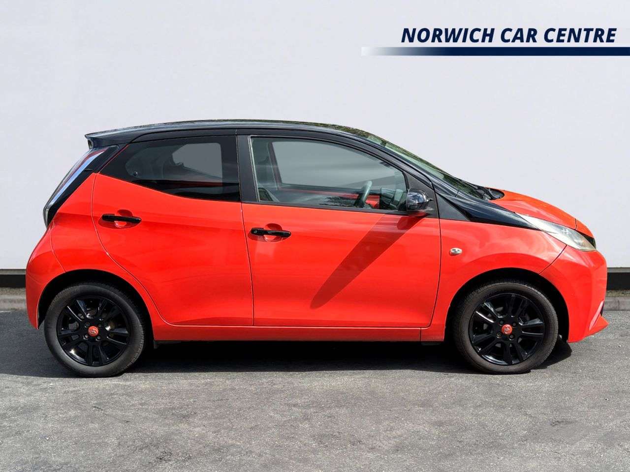 A 2014 TOYOTA AYGO 1.0 VVT-i x-cite Hatchback 5dr Petrol Manual Euro 5 Euro 5 (68 ps) CRUISE C A 2014 TOYOTA AYGO 1.0 VVT-i x-cite Hatchback 5dr Petrol Manual Euro 5 Euro 5 (68 ps) CRUISE C