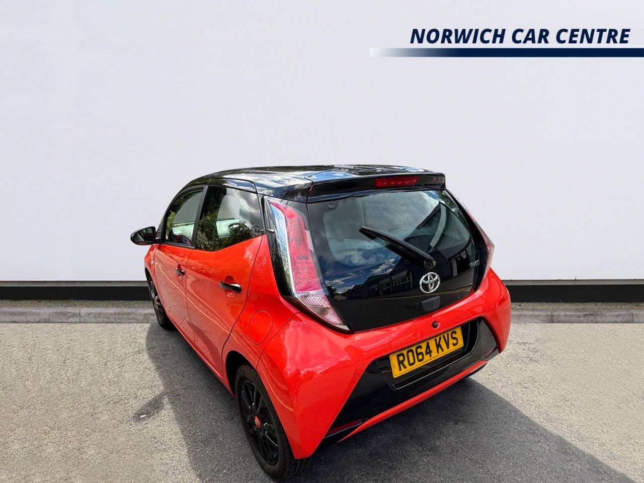 A 2014 TOYOTA AYGO 1.0 VVT-i x-cite Hatchback 5dr Petrol Manual Euro 5 Euro 5 (68 ps) CRUISE C A 2014 TOYOTA AYGO 1.0 VVT-i x-cite Hatchback 5dr Petrol Manual Euro 5 Euro 5 (68 ps) CRUISE C