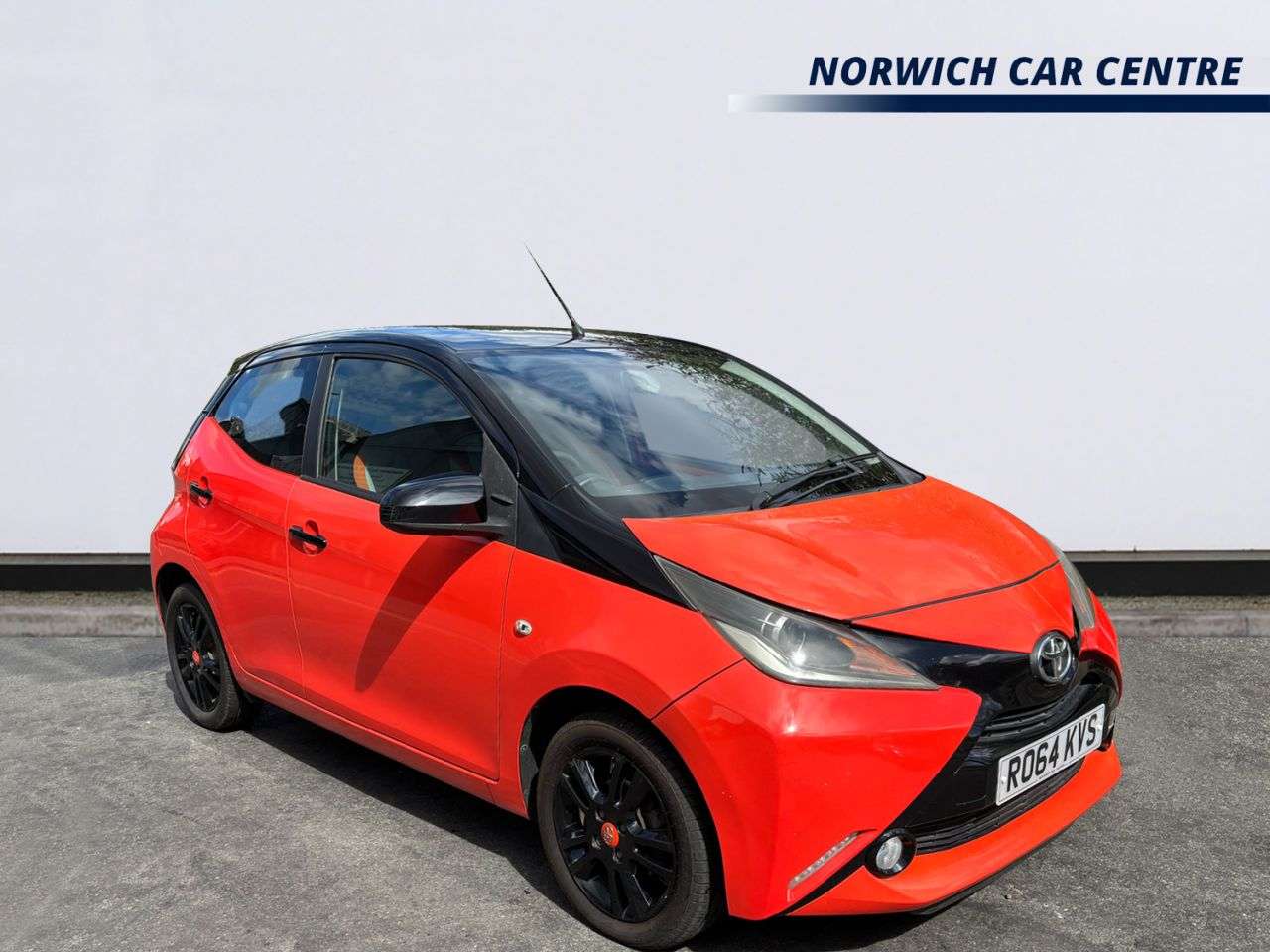 A 2014 TOYOTA AYGO 1.0 VVT-i x-cite Hatchback 5dr Petrol Manual Euro 5 Euro 5 (68 ps) CRUISE C A 2014 TOYOTA AYGO 1.0 VVT-i x-cite Hatchback 5dr Petrol Manual Euro 5 Euro 5 (68 ps) CRUISE C