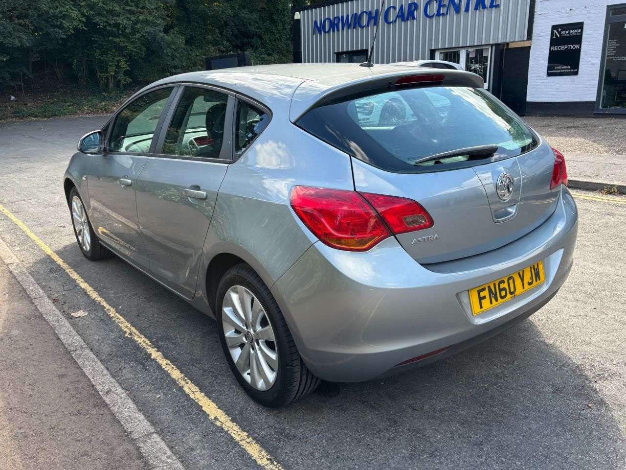 A 2010 VAUXHALL ASTRA 1.4 16v Exclusiv Hatchback 5dr Petrol Manual Euro 5 (100 ps) ONE LOCAL OWNE A 2010 VAUXHALL ASTRA 1.4 16v Exclusiv Hatchback 5dr Petrol Manual Euro 5 (100 ps) ONE LOCAL OWNE