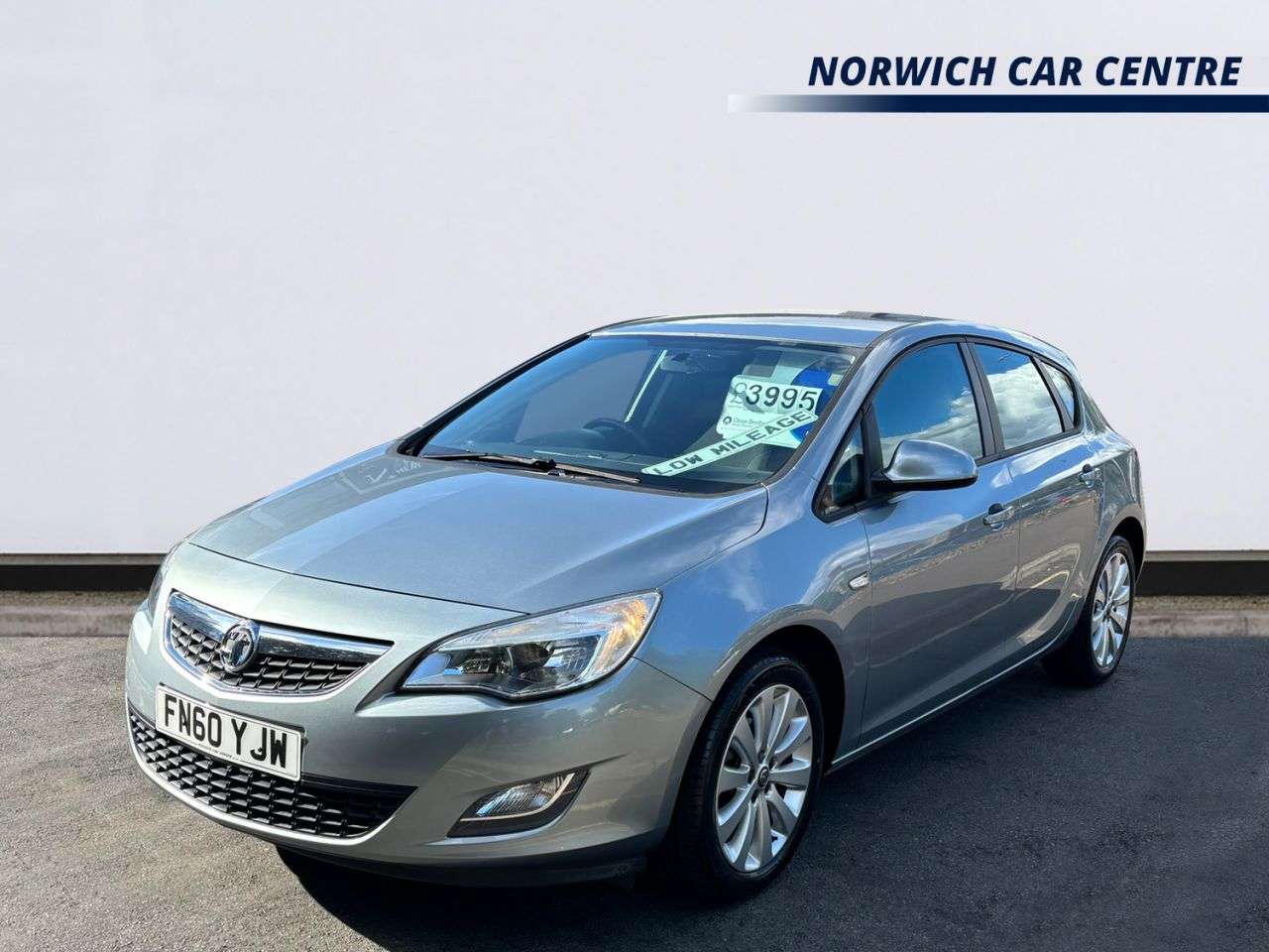 A 2010 VAUXHALL ASTRA 1.4 16v Exclusiv Hatchback 5dr Petrol Manual Euro 5 (100 ps) ONE LOCAL OWNE A 2010 VAUXHALL ASTRA 1.4 16v Exclusiv Hatchback 5dr Petrol Manual Euro 5 (100 ps) ONE LOCAL OWNE