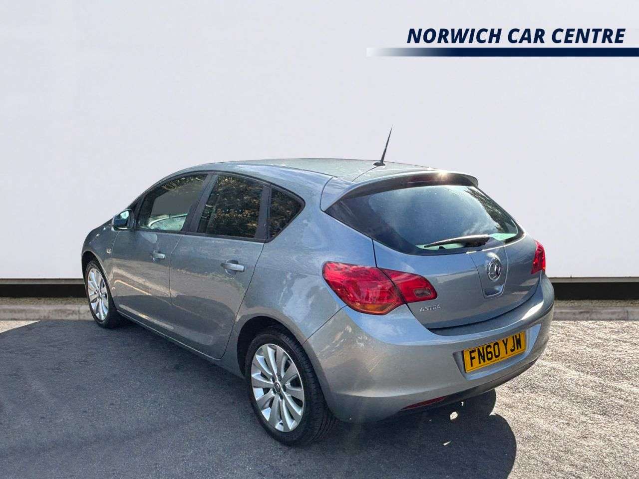 A 2010 VAUXHALL ASTRA 1.4 16v Exclusiv Hatchback 5dr Petrol Manual Euro 5 (100 ps) ONE LOCAL OWNE A 2010 VAUXHALL ASTRA 1.4 16v Exclusiv Hatchback 5dr Petrol Manual Euro 5 (100 ps) ONE LOCAL OWNE